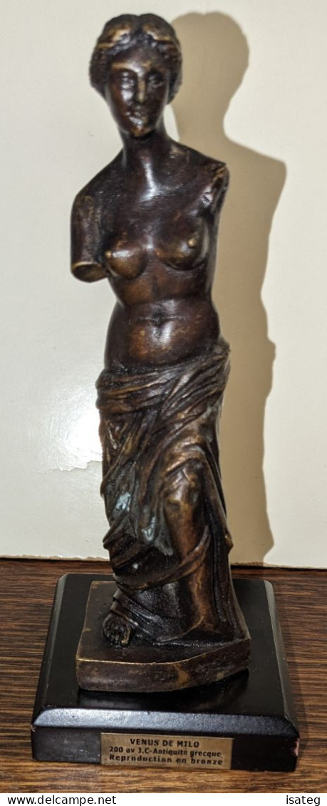 Statuette Reproduction En Bronze "la Vénus De Milo" - Bronzi