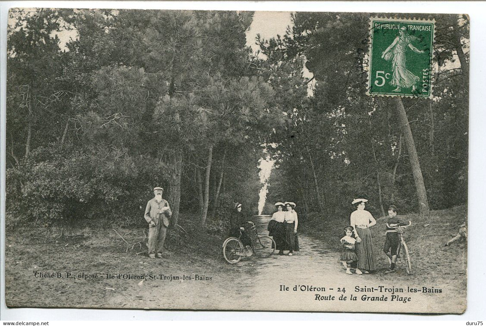 CPA Voyagé Années 1910 * ILE D'OLÉRON SAINT TROJAN Les BAINS Route De La Grande Plage ( Femmes élégantes Enfant Vélo ) - Ile D'Oléron