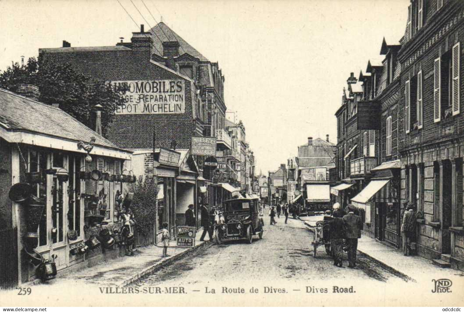 VILLERS SUR MER  La Route De Dives Belle Animation Cimmerces Voiture Automobiles Depot Michelin RV - Villers Sur Mer