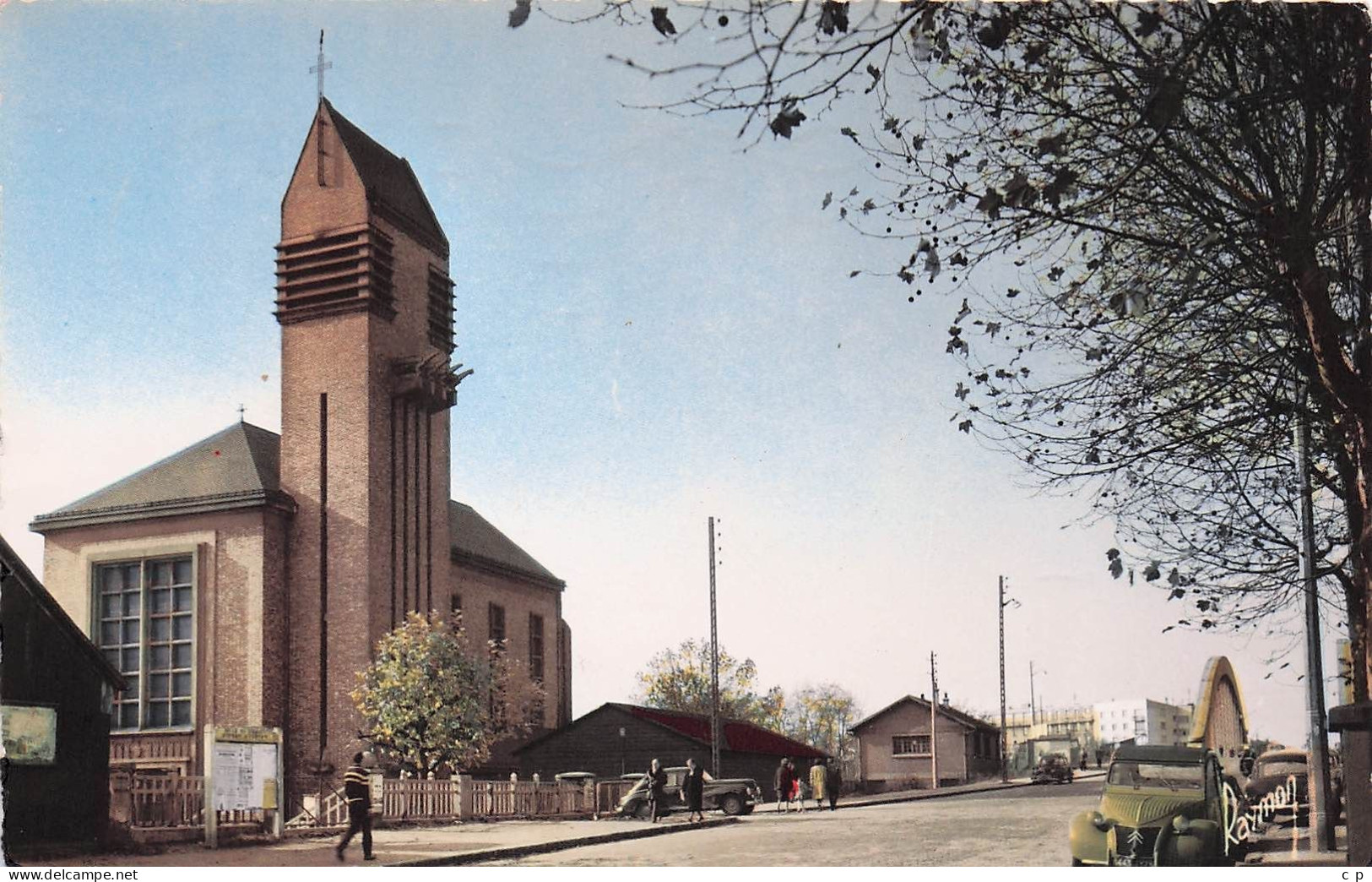 Drancy - L'Eglise Saint Jean Et L'Avenue Marceau -  2 Chevaux - CPSM °J - Drancy