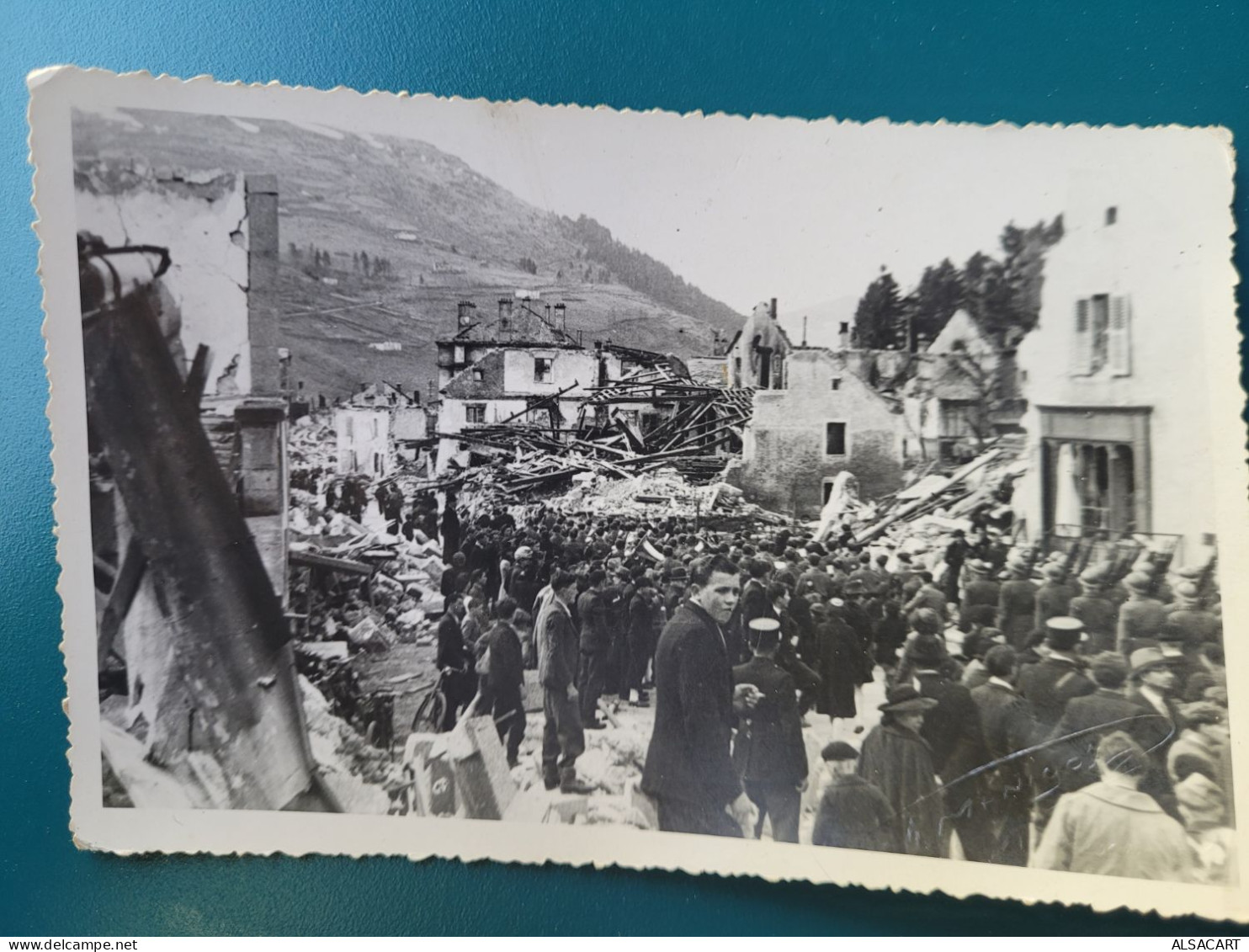 2 Cartes Photos Remiremont Ou Alentours, Destructions . Guerre? Photographe Menigoz , Rare - Sonstige & Ohne Zuordnung