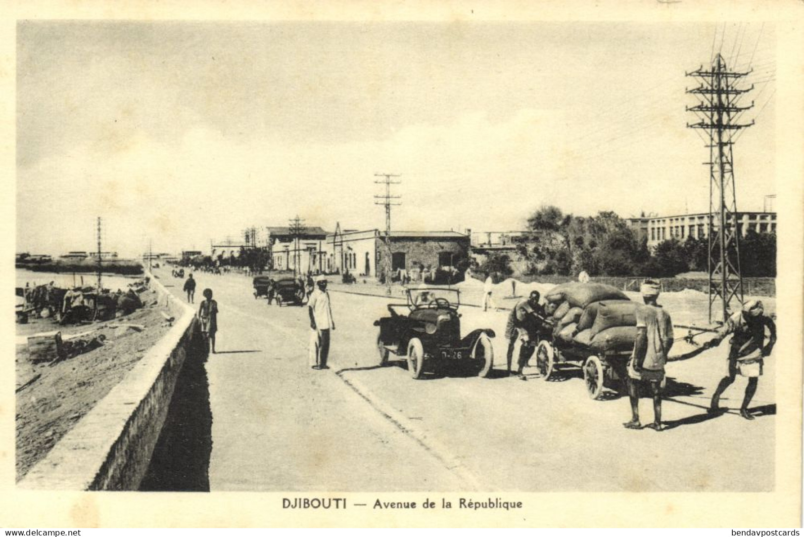 Djibouti, DJIBOUTI, Avenue De La République, Old Car, Cart (1930s) Postcard (1) - Dschibuti