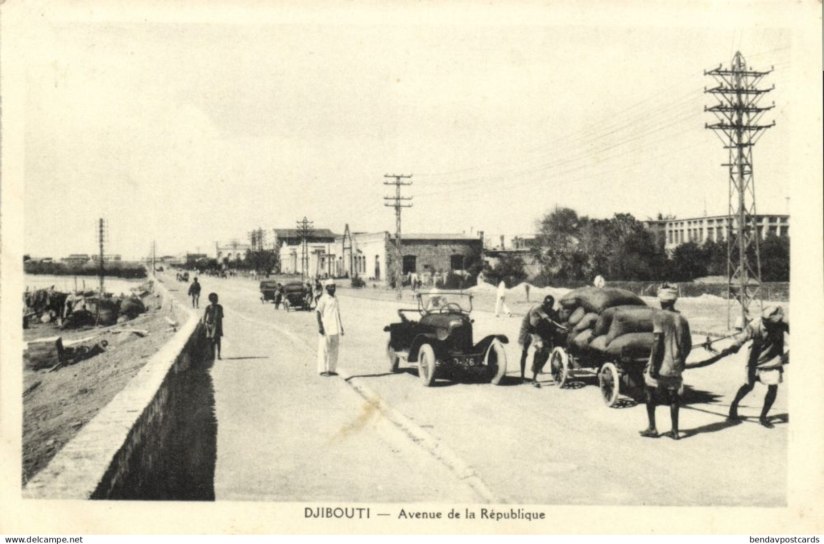 Djibouti, DJIBOUTI, Avenue De La République, Old Car, Cart (1930s) Postcard (2) - Dschibuti