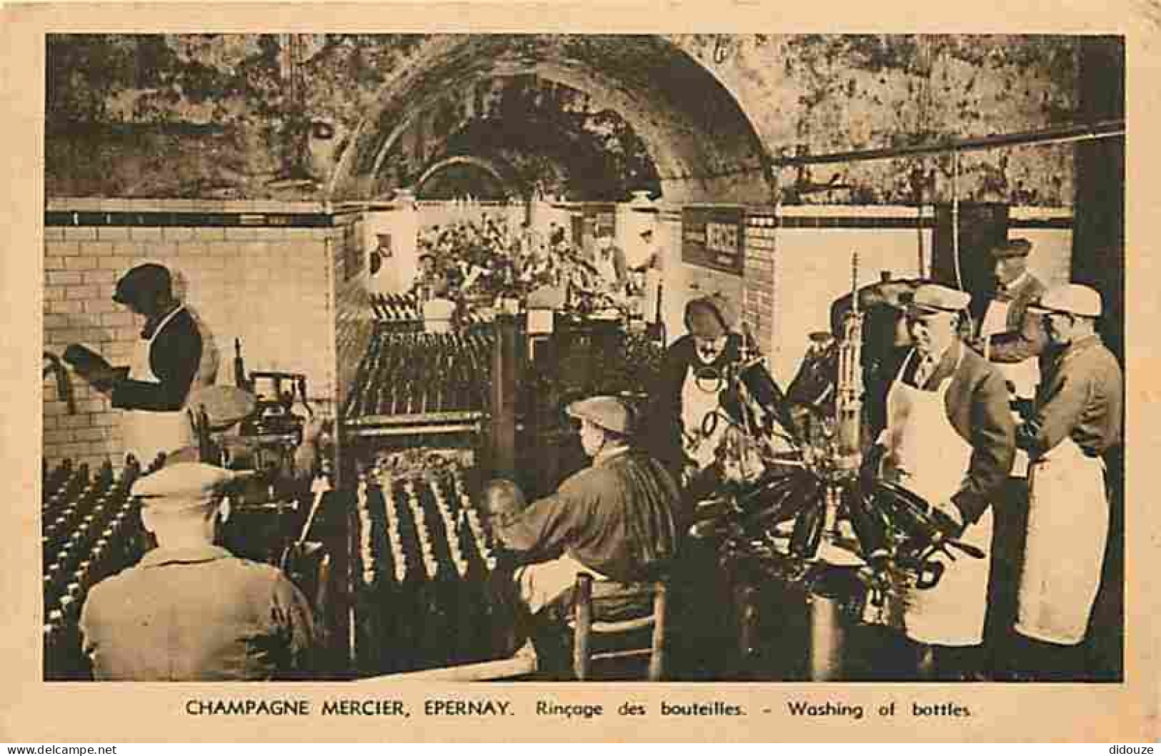 51 - Epernay - Champagne Mercier - Rinçage Des Bouteilles - Animée - CPA - Voir Scans Recto-Verso - Epernay