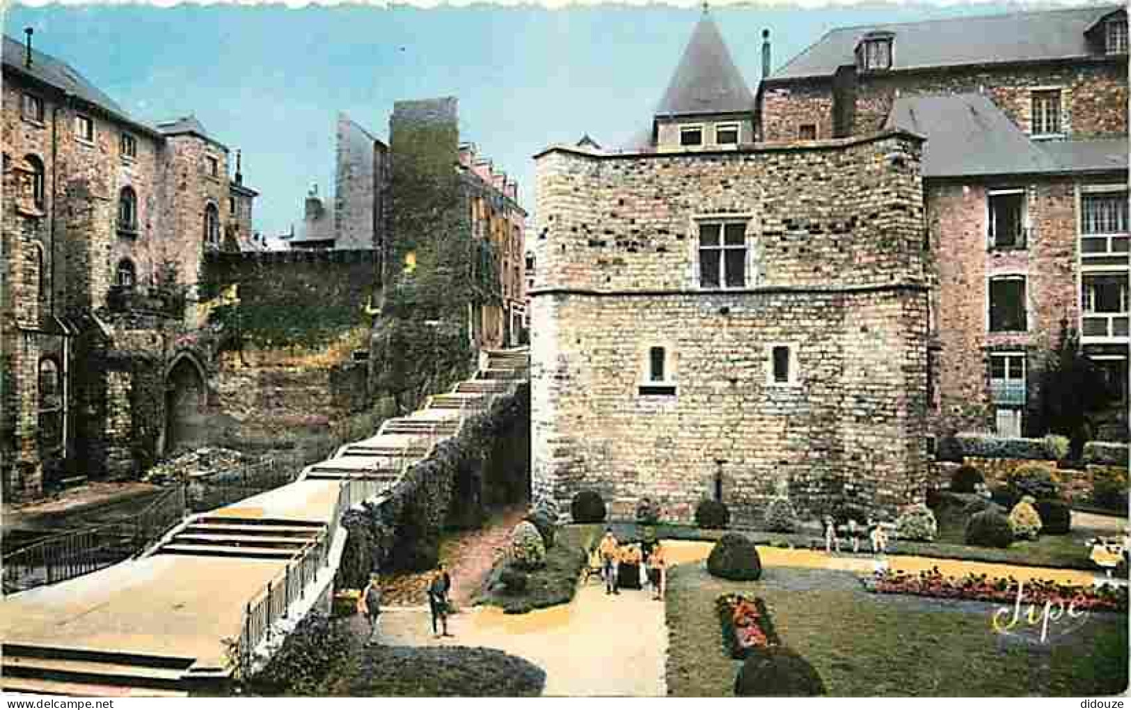 72 - Le Mans - L'Escalier Des Ponts-Neufs - A Gauche : L'ancienne Eglise Collégiale De Saint-Pierre La Cour - A Droite L - Le Mans