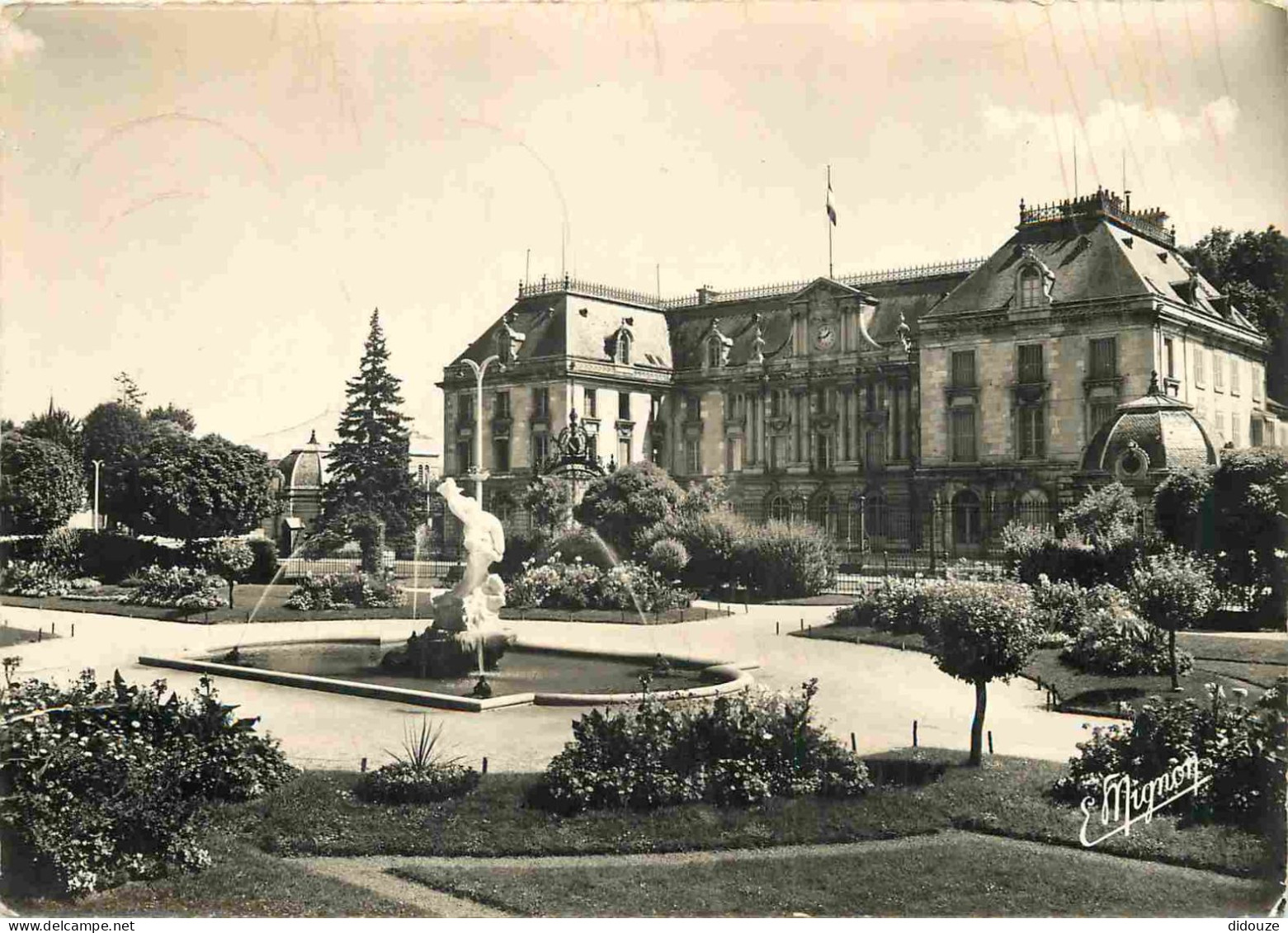 10 - Troyes - Le Jardin De La Préfecture Et L'Hôtel De La Préfecture - Mention Photographie Véritable - Carte Dentelée - - Troyes