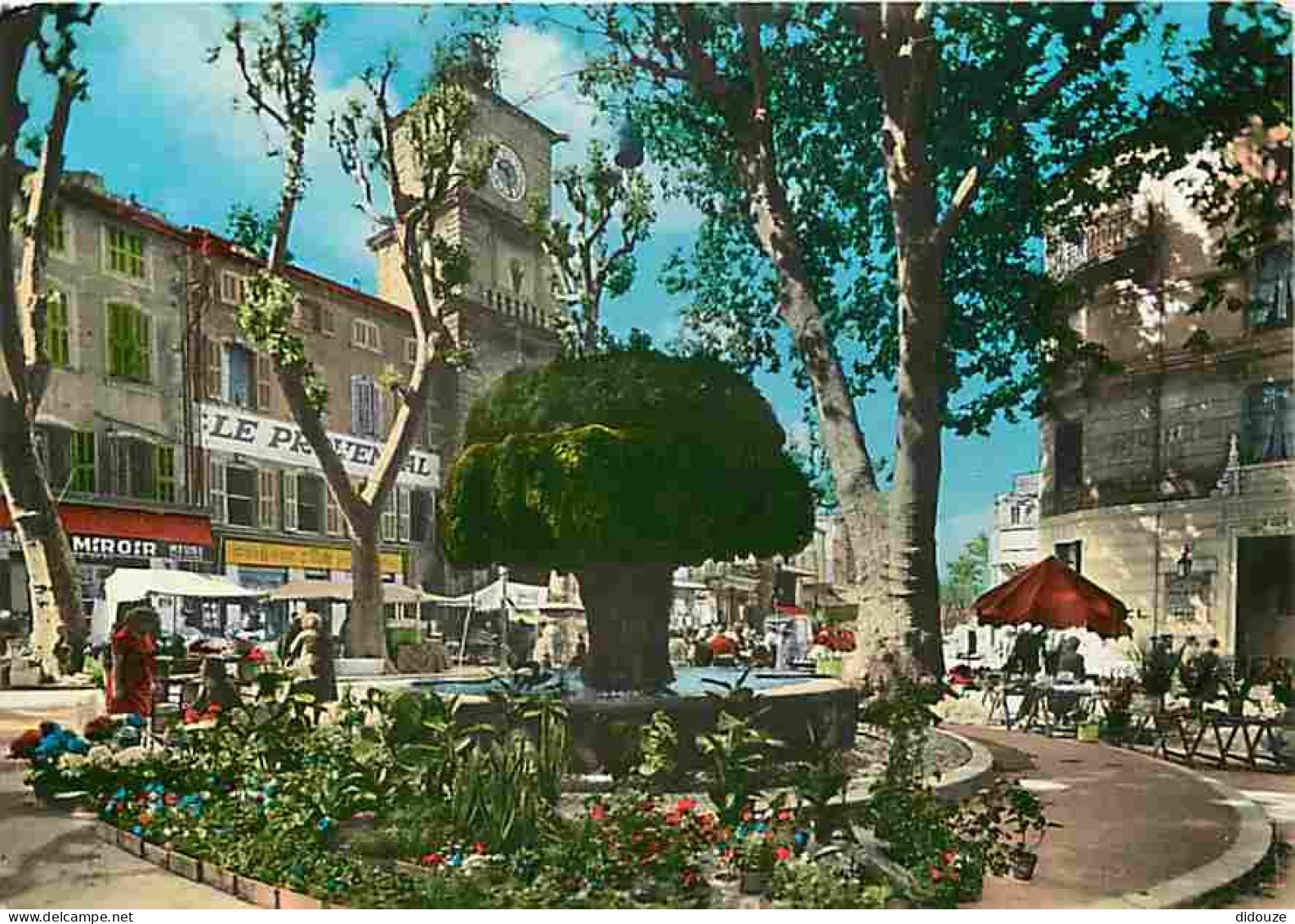 13 - Salon De Provence - Le Marché Aux Fleurs Sur La Place Crousillat - Carte Neuve - CPM - Voir Scans Recto-Verso - Salon De Provence