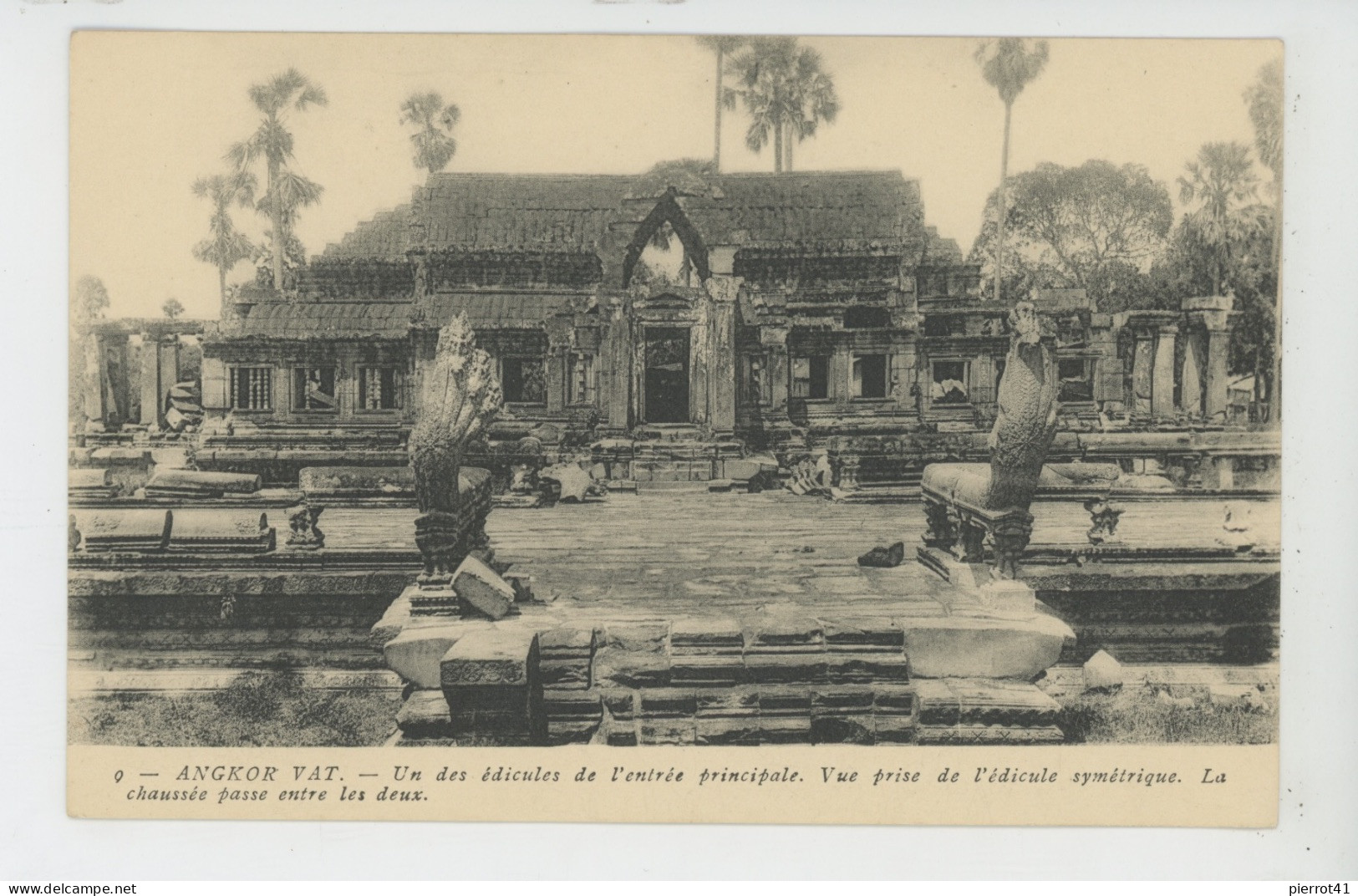 ASIE - CAMBODGE - ANGKOR VAT - Un Des édicules De L'entrée Principale - Cambodge