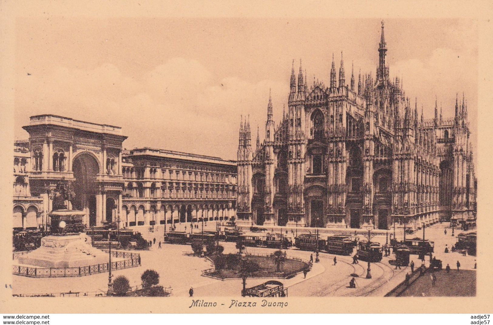 Italie Milano Piazza Del Duomo Tramway - Tramways