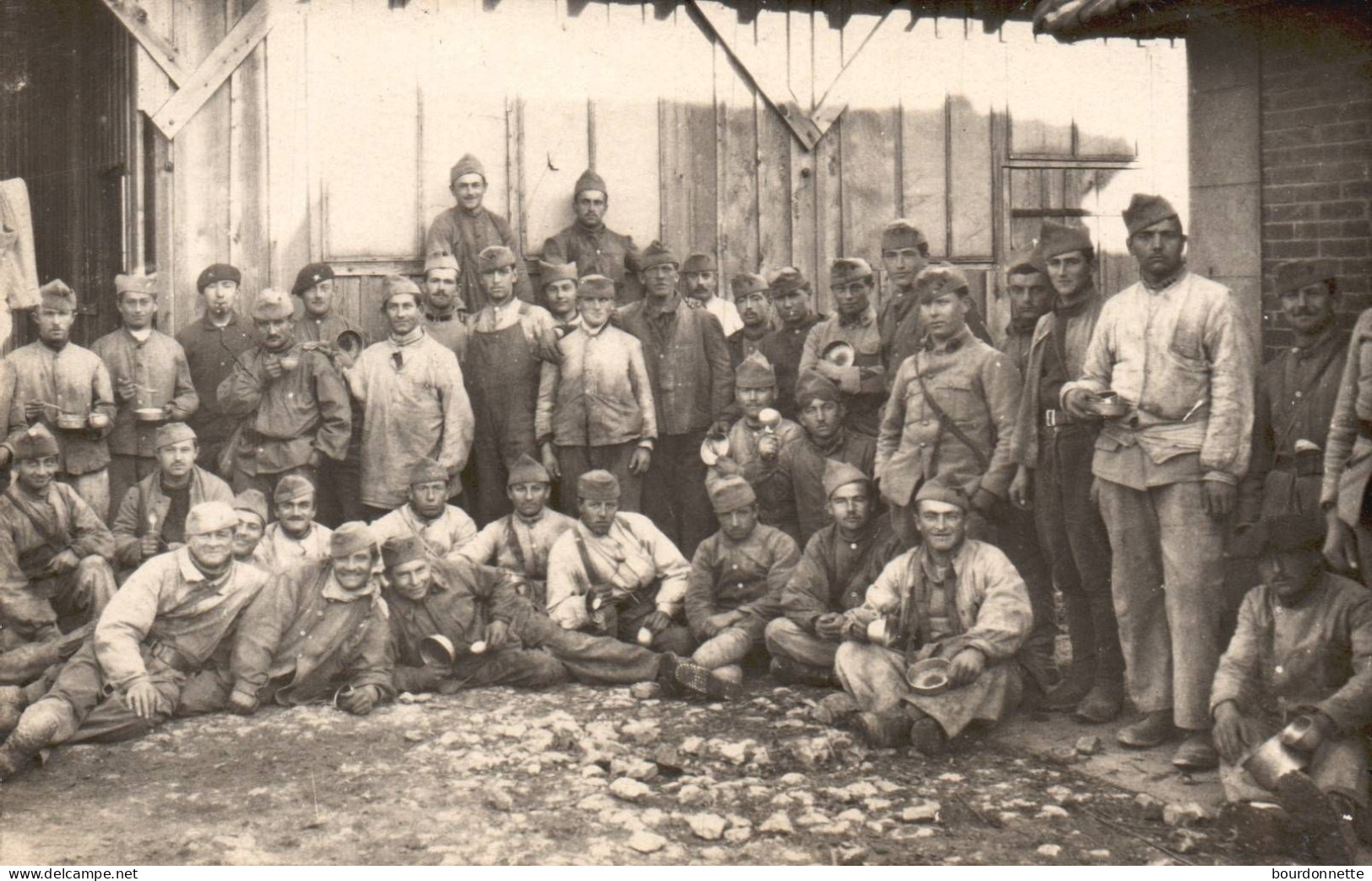 Carte Photo Militaire Soldats  Regiment VALDAHON - Regimientos