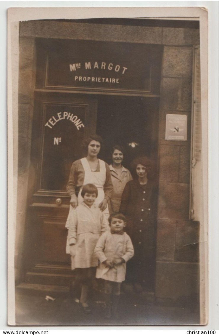 CARTE PHOTO - HOTEL ( MADAME MARGOT PROPRIETAIRE ) AFFILIE A LA FEDERATION NATIONALE - ELEGANTE HOTELIERE  - 2 SCANS - - To Identify