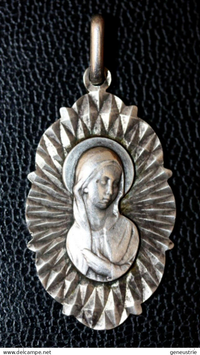 Belle Médaille Religieuse De Communion Argent 800 (gravée 1974) Religious Medal - Religion & Esotericism