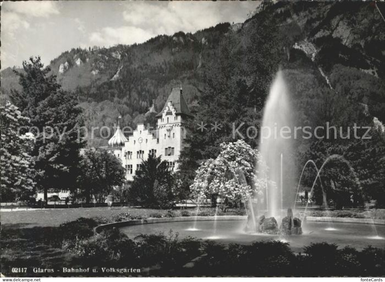 11631548 Glarus GL Bahnhof Volksgarten Fontaene Glarus - Sonstige & Ohne Zuordnung