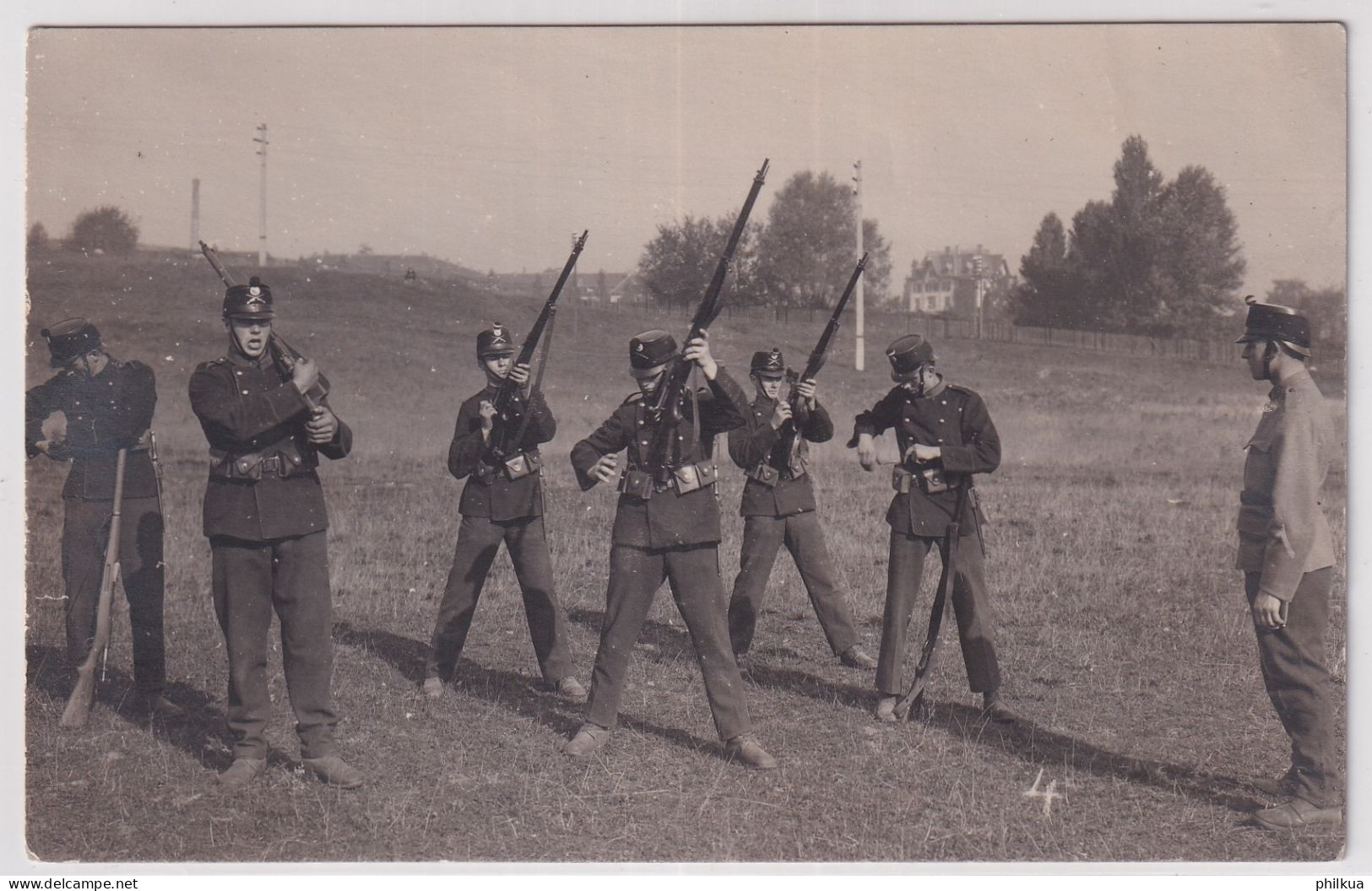 Soldaten Beim Üben - Karte Von A. Dübendorfer Photo Zürich 4 Badenerstrasse 468 - Ort Zu Identifizieren - Altri & Non Classificati