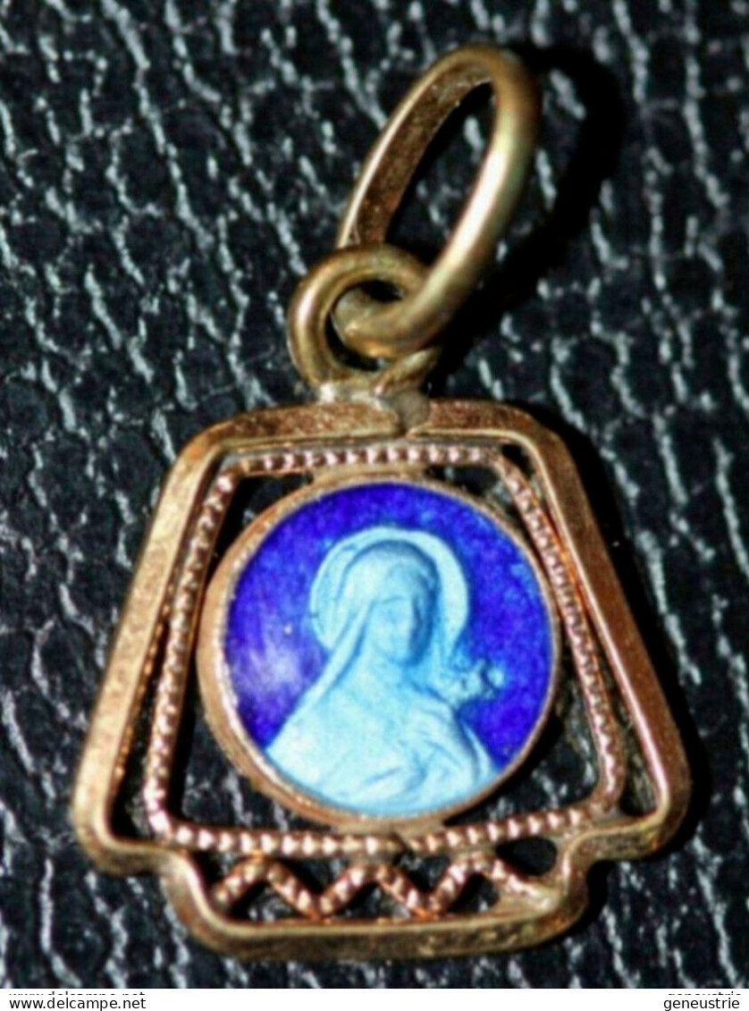 Médaille Religieuse Plaqué Or Années 30 "Ste Thérèse De L'Enfant Jésus" Religious Medal - Godsdienst & Esoterisme