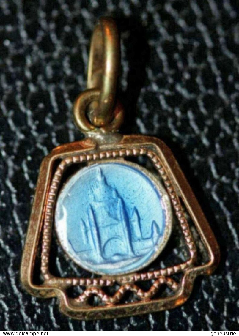 Médaille Religieuse Plaqué Or Années 30 "Ste Thérèse De L'Enfant Jésus" Religious Medal - Godsdienst & Esoterisme