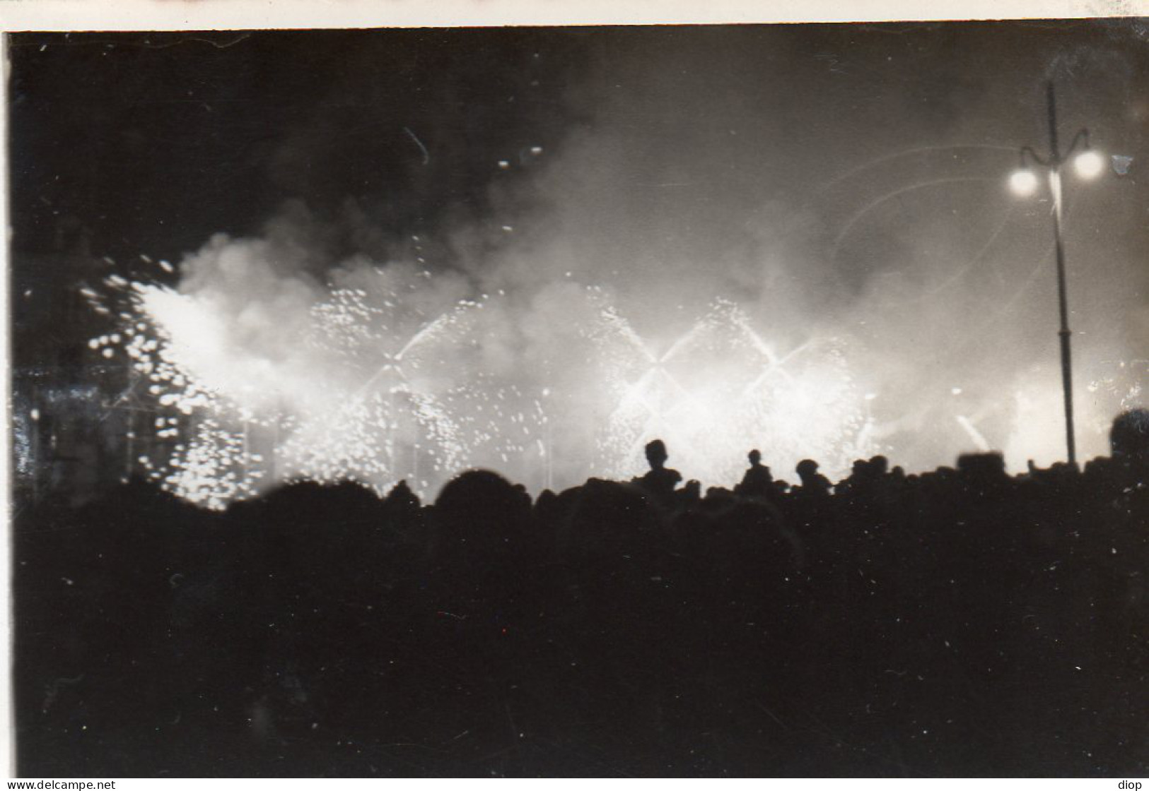 Photographie Photo Vintage Snapshot Pyrotechnie Feu Artifice Lumi&egrave;re Nuit - Autres & Non Classés