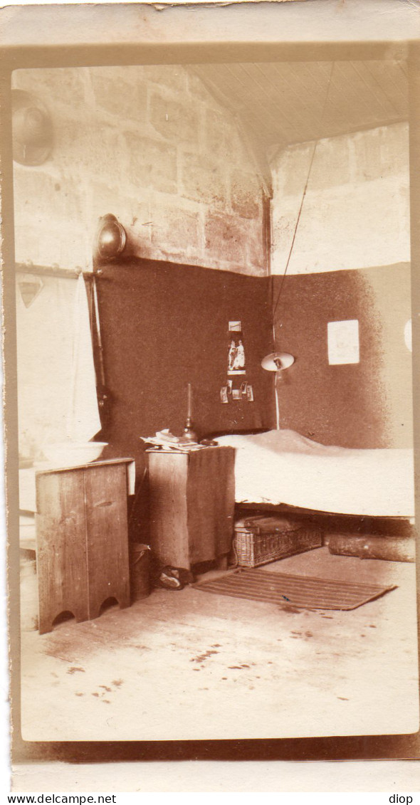 Photographie Photo Vintage Snapshot Chambre Lit Bed Int&eacute;rieur  - Autres & Non Classés