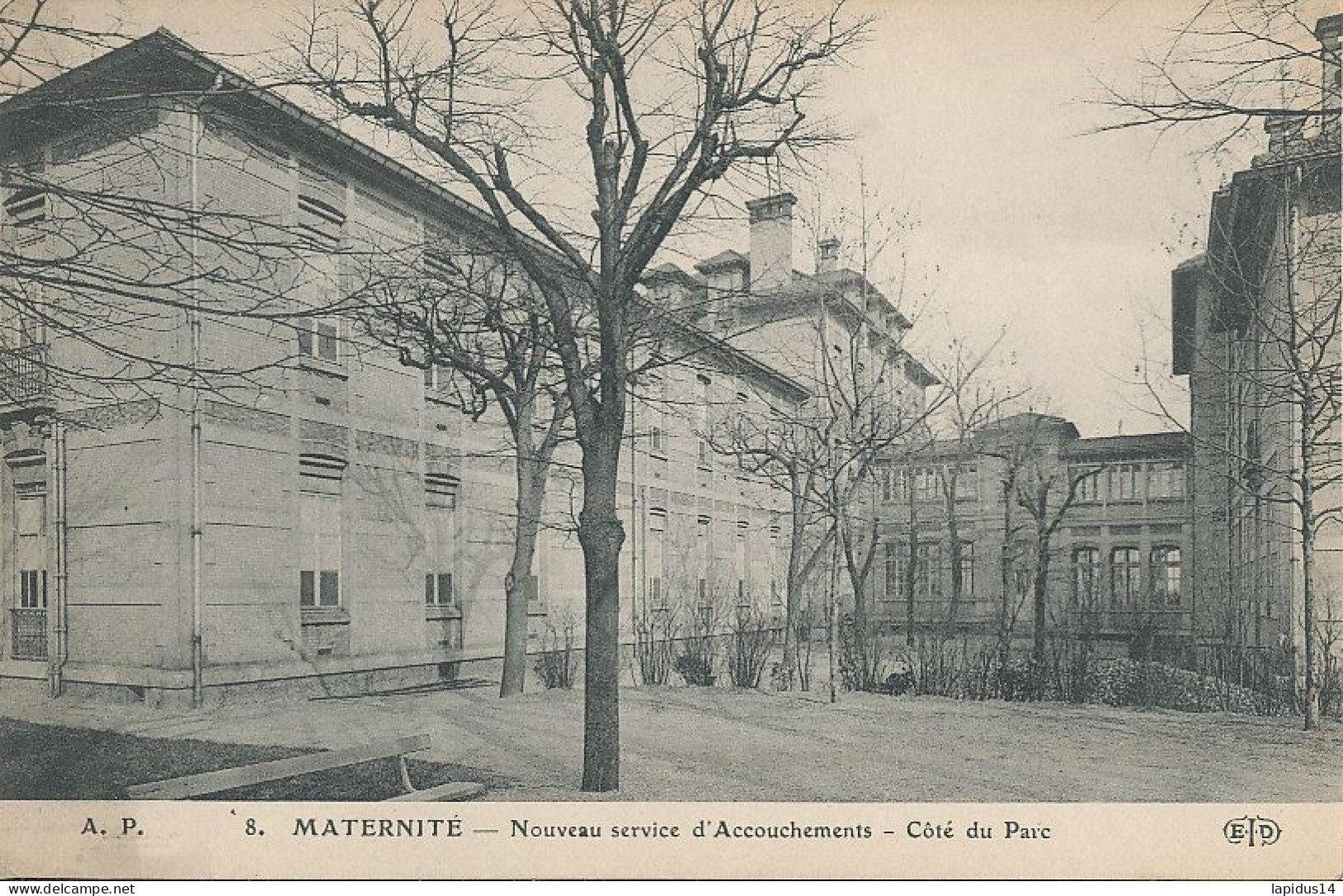 AY 570 /    CPA   PARIS    (75)  MATERNITE -  NOUVEAU SERVICE D'ACCOUCHEMENTS COTE DU PARC - Santé