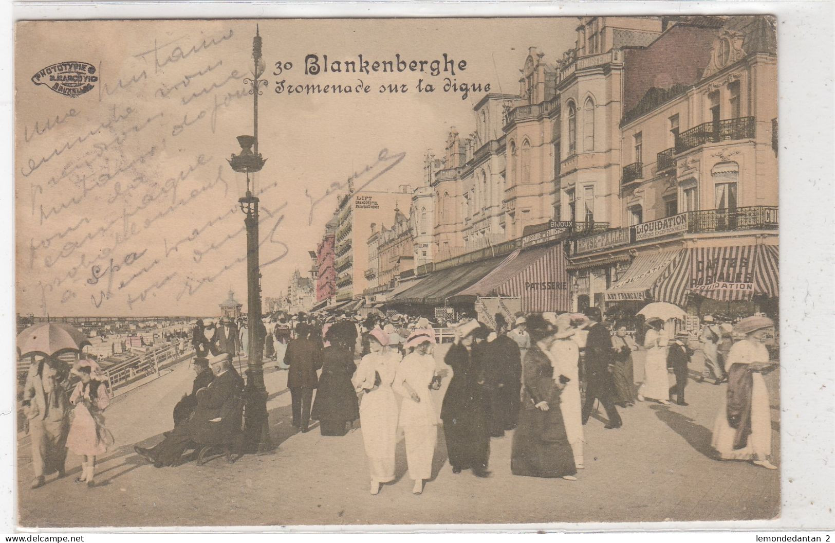 Blankenberghe. Promenade Sur La Digue. * - Blankenberge