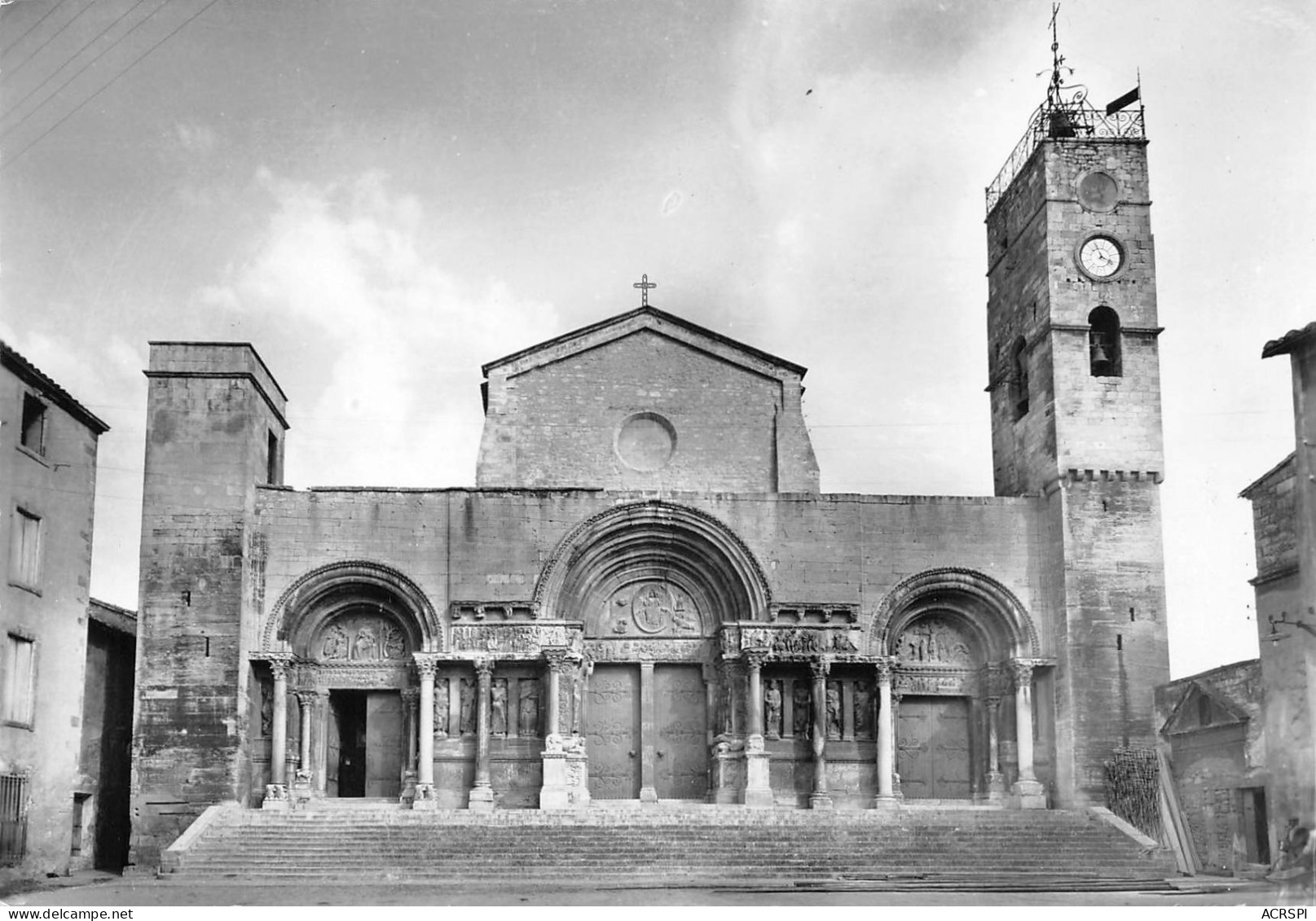 30  Saint-Gilles-du-Gard Lot De 23 Cartes De L'église Abbatiale    (scan R/V) 1 \PC1206 - Saint-Gilles