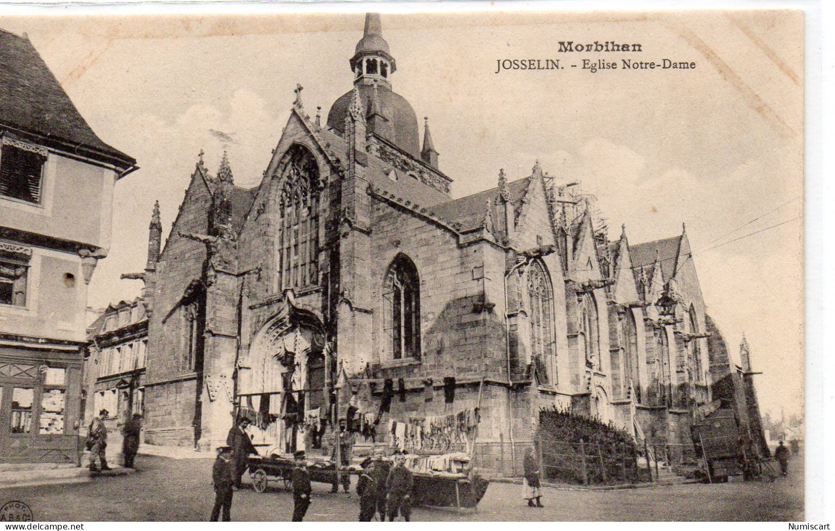 Josselin Animée Eglise Notre-Dame Camelot - Josselin