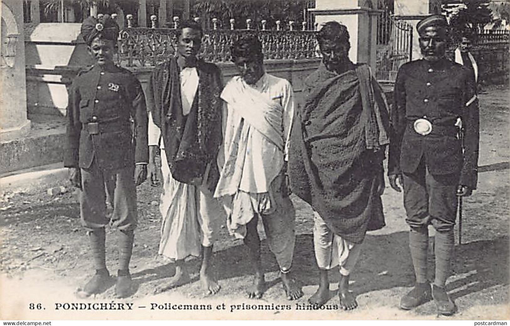 India - PUDUCHERRY Pondichéry - Hindu Police And Prisoners - Publ. Messageries Maritimes 86 - Inde