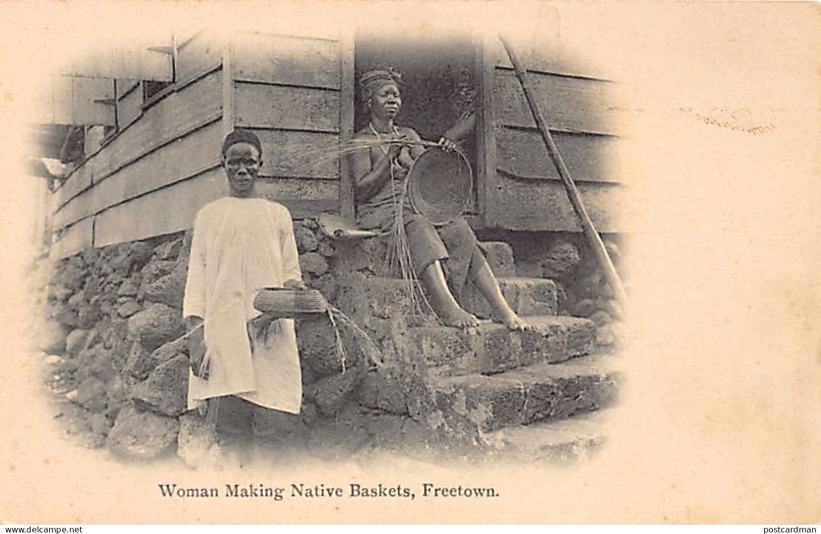 Sierra-Leone - FREETOWN - Woman Making Native Baskets - Publ. Unknown  - Sierra Leona
