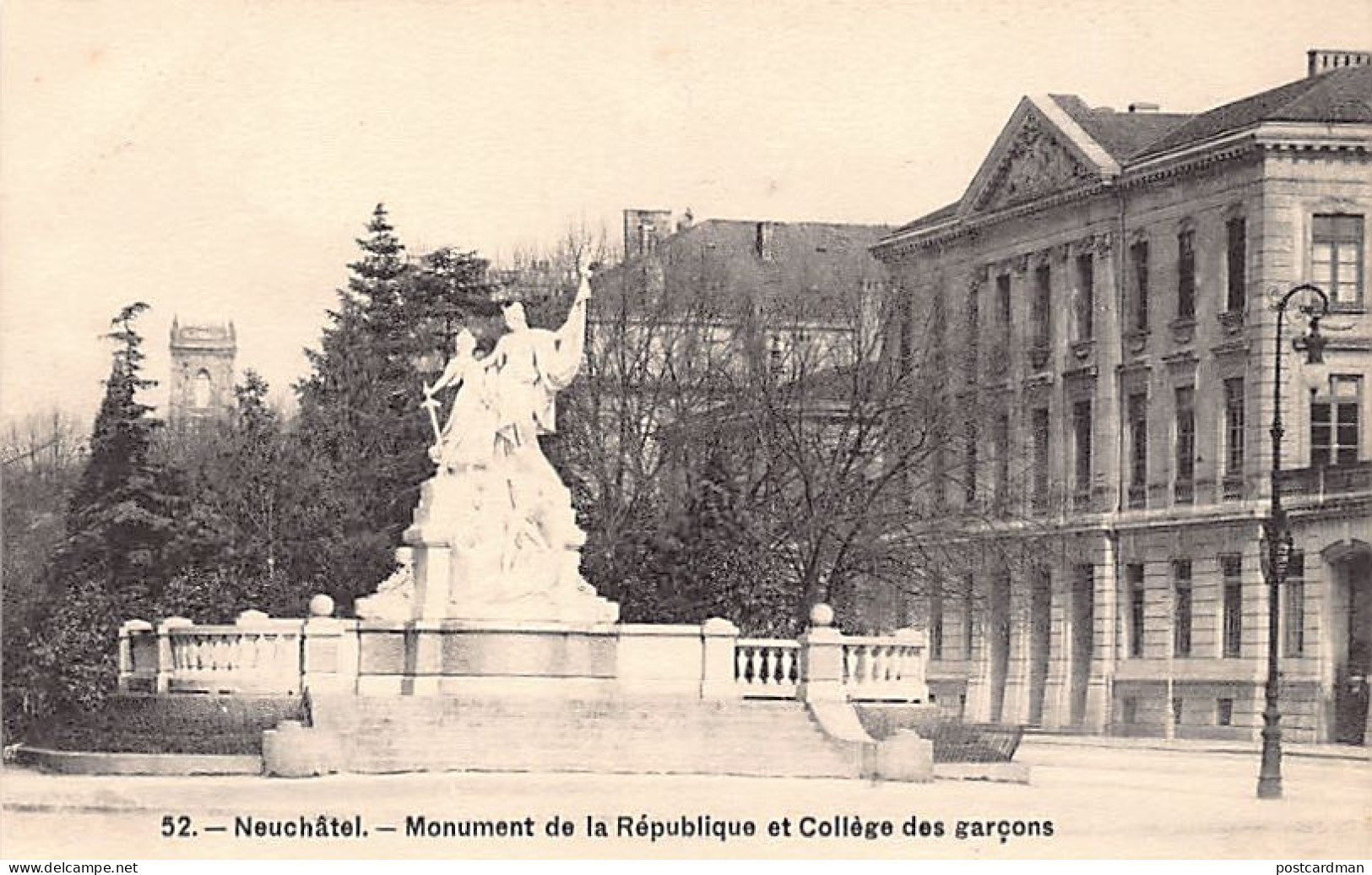 NEUCHÂTEL - Monument De La République Et Collège De Garçons - Ed. C.P.N. 52 - Neuchâtel