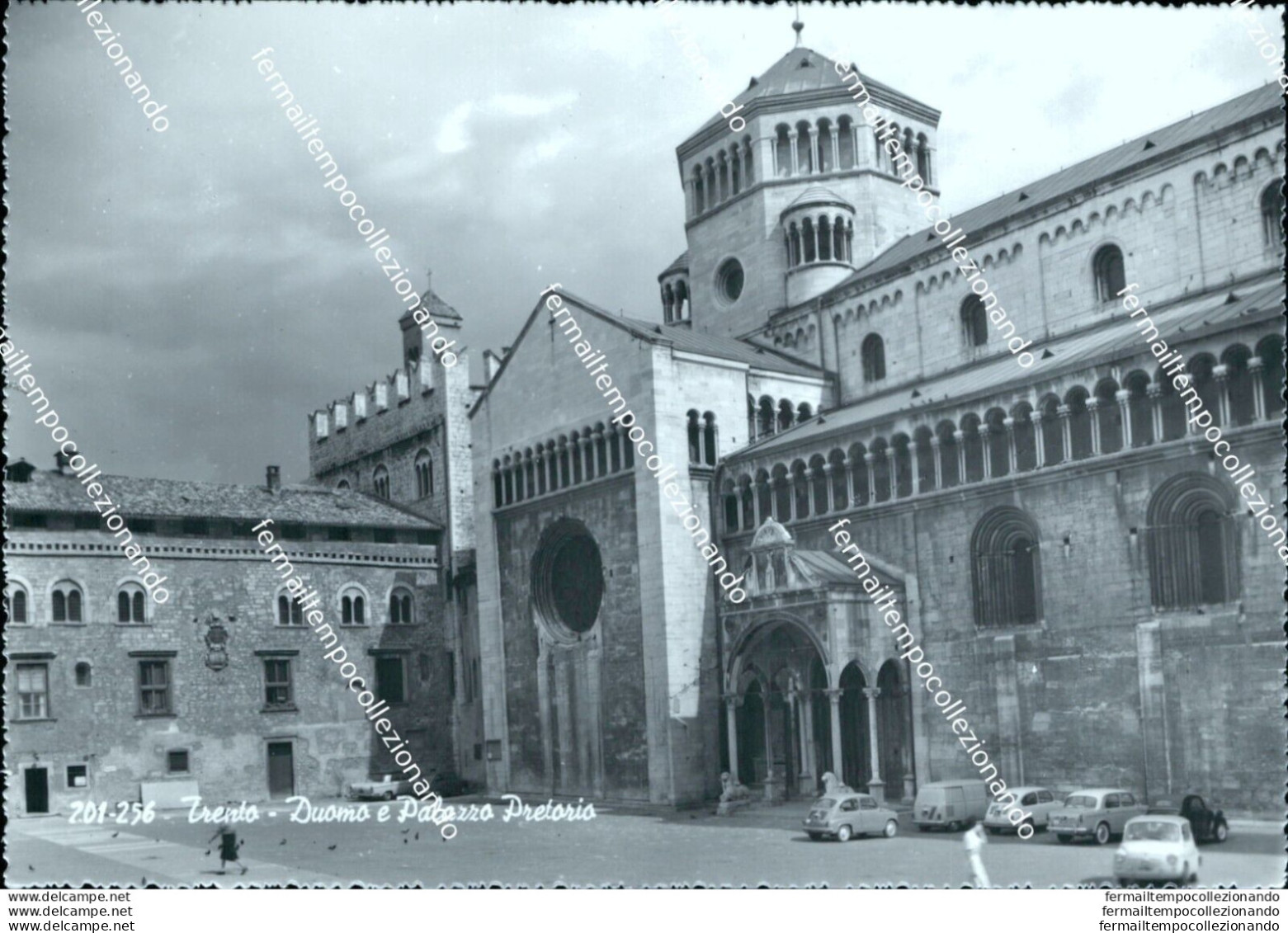 Bm312 Cartolina Trento Citta' Duomo E Palazzo Pretorio - Trento