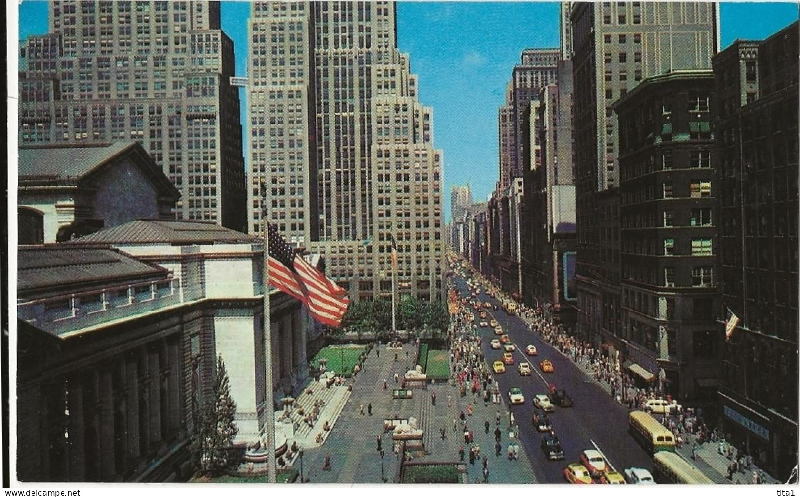 102 - Looking Up Fifth Avenue From N.Y Public Library - Autres & Non Classés