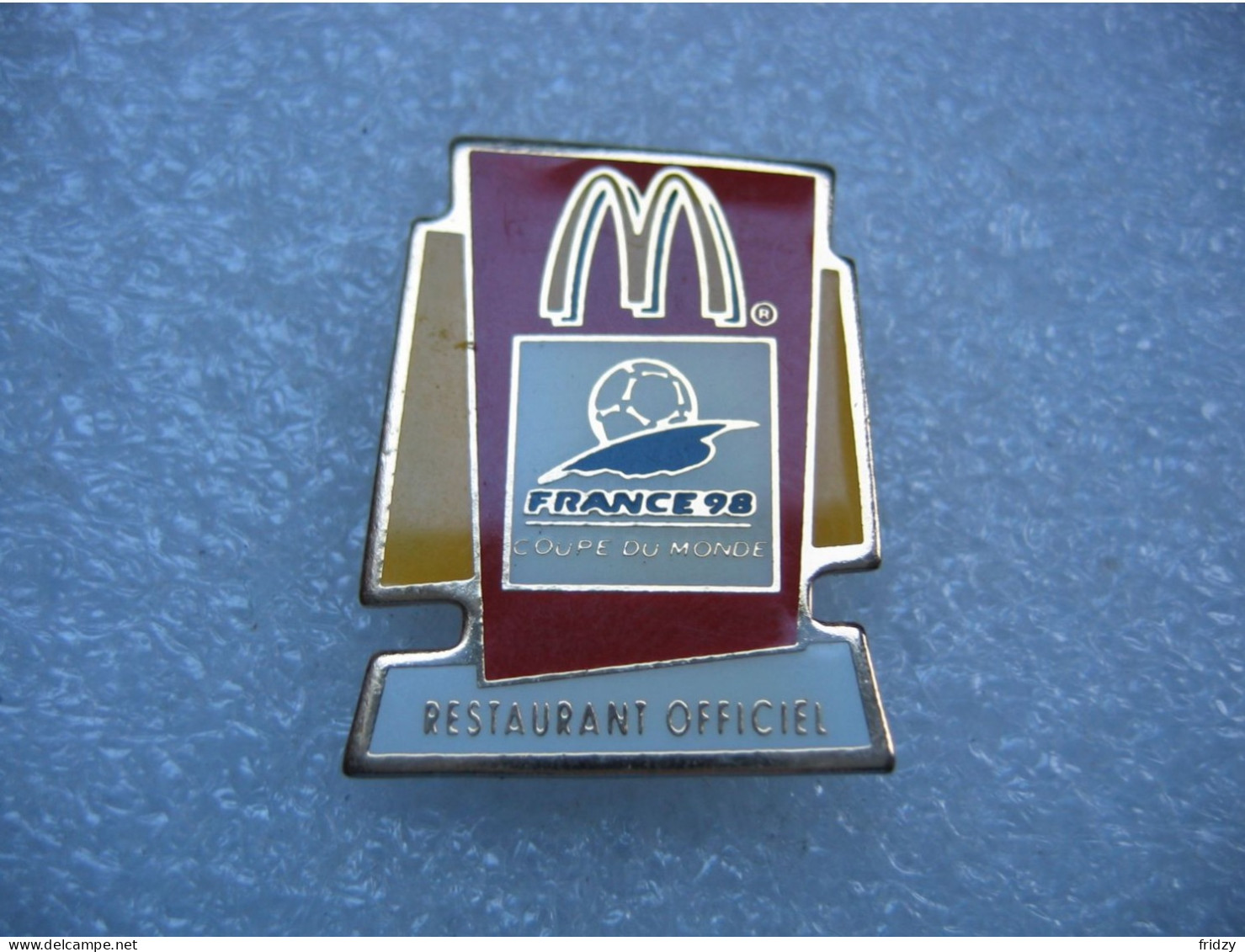 Pin's Mac Donald, Restaurant Officiel De La Coupe Du Monde France 98 - McDonald's