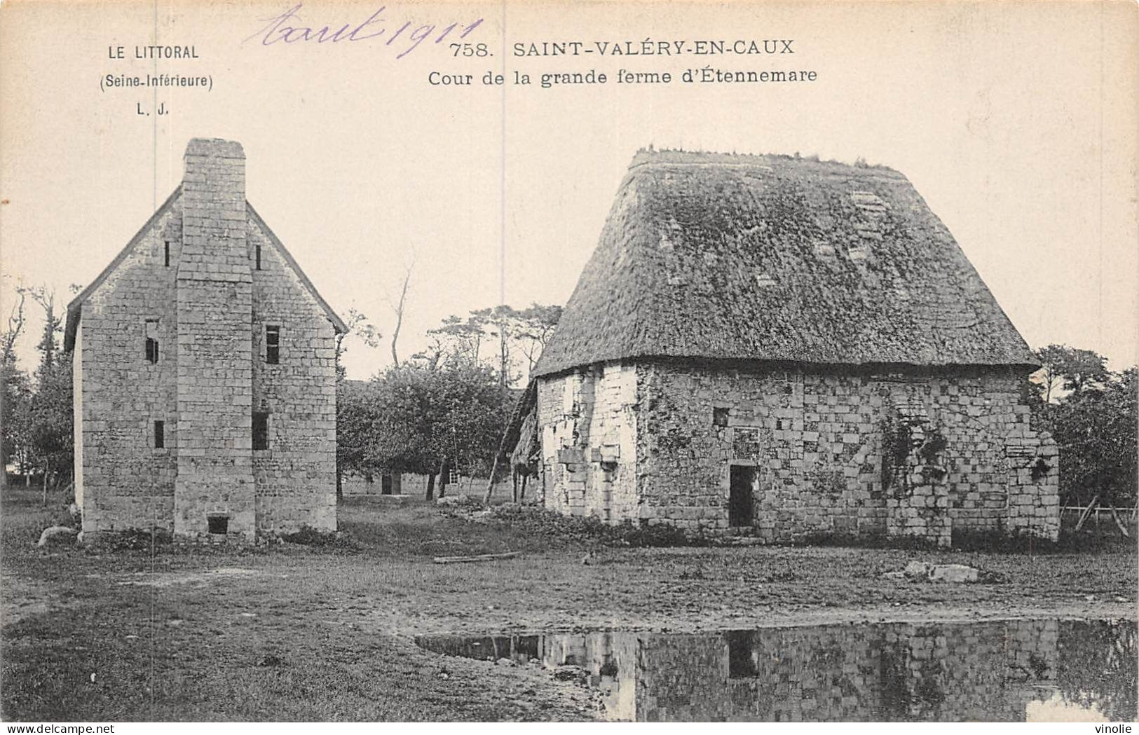 P-24-Mi-Is-1587 : SAINT-VALERY-EN-CAUX. FERME D'ETENNEMARE.  CHAUMIERE - Saint Valery En Caux