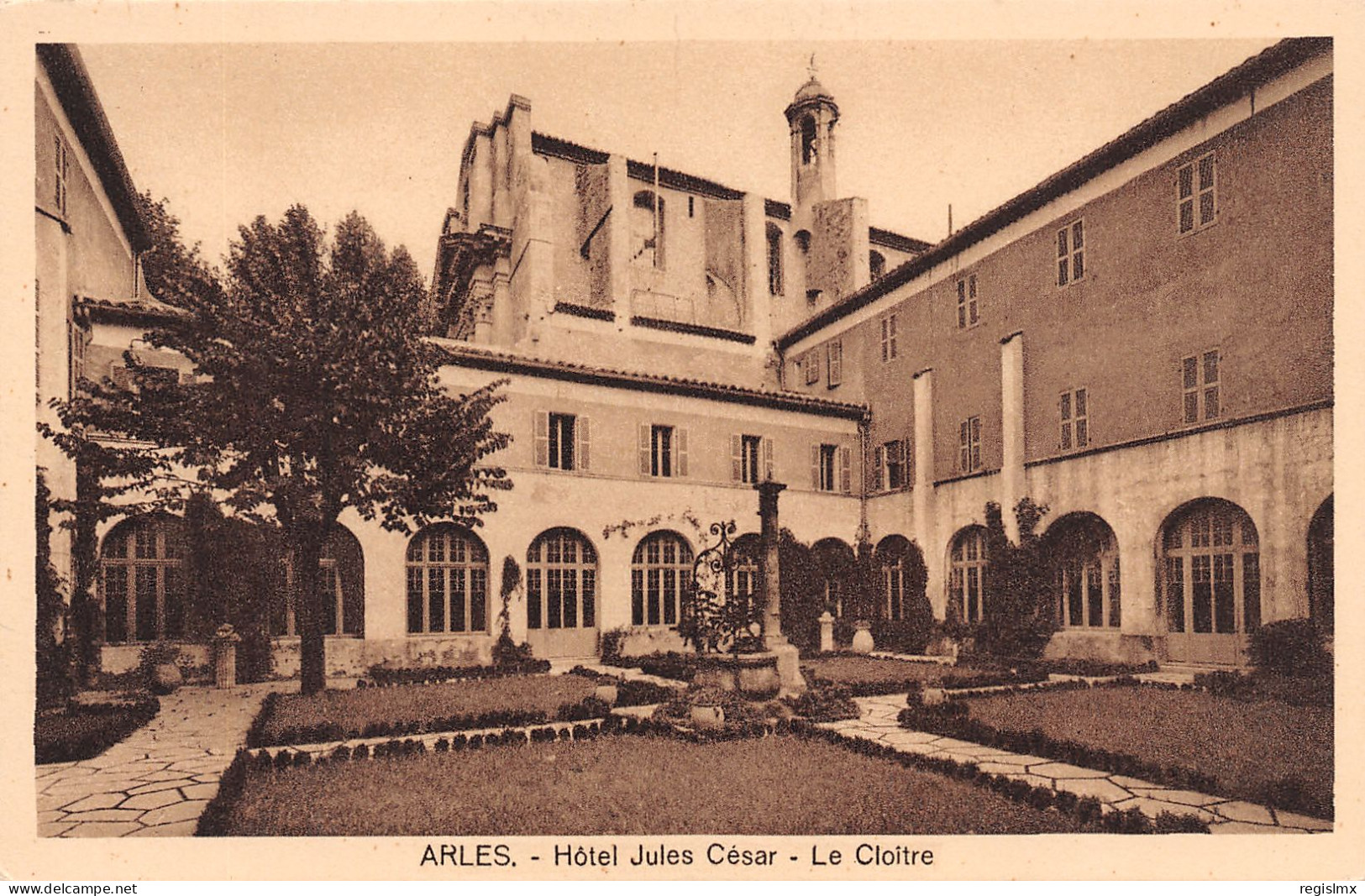 13-ARLES-N°T2534-B/0039 - Arles