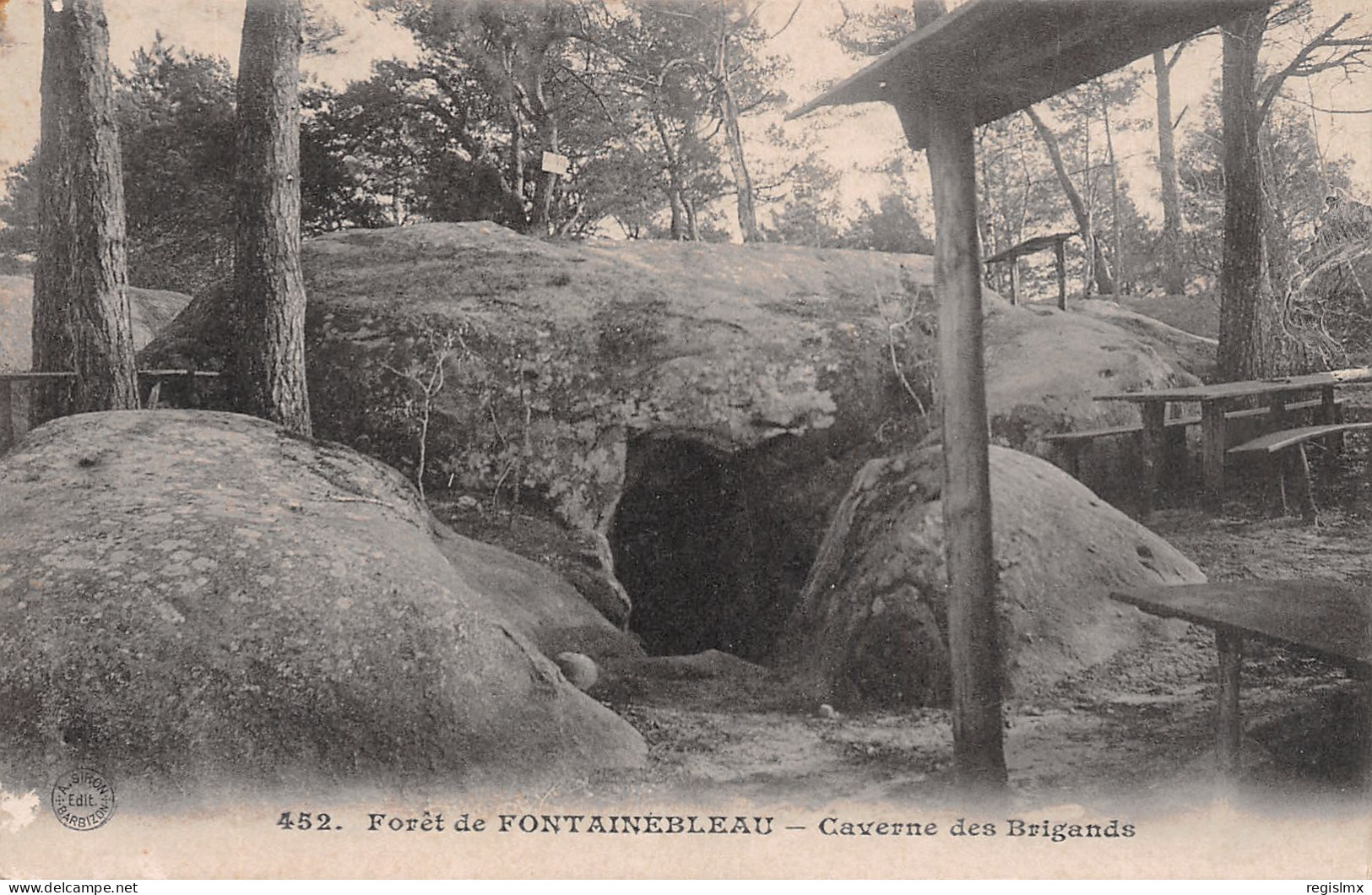 77-FONTAINEBLEAU LA FORET-N°T2537-H/0261 - Fontainebleau