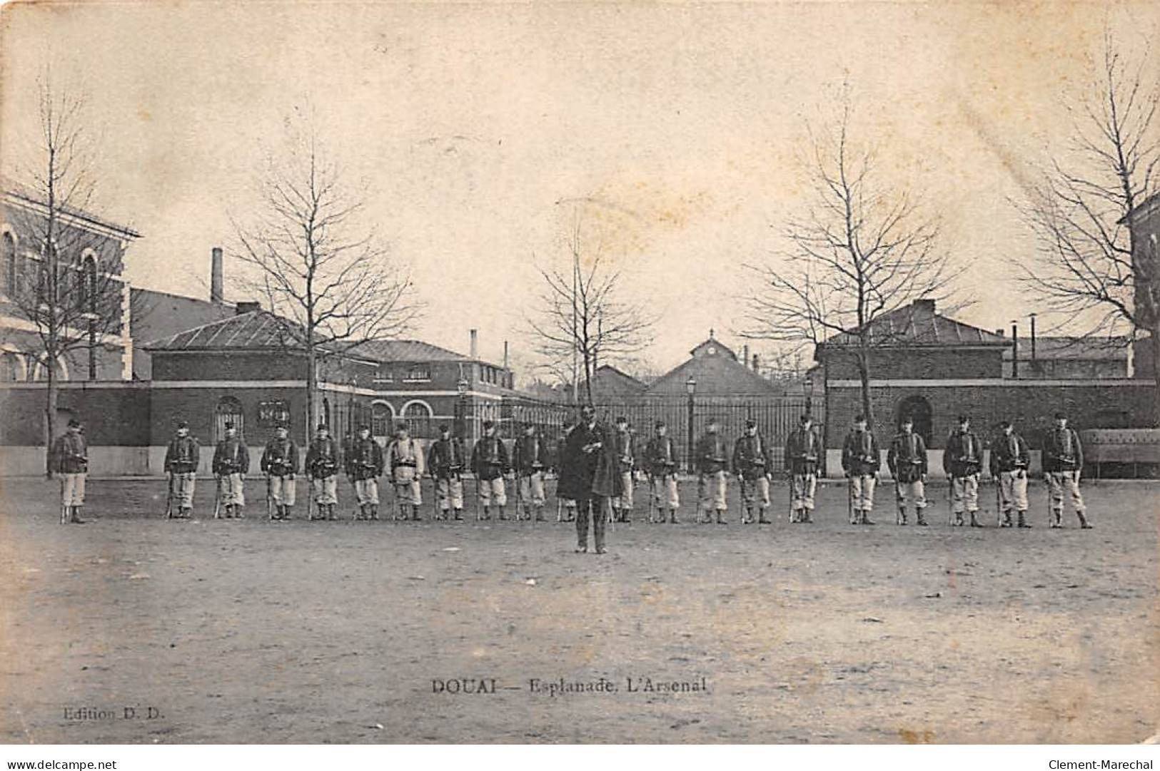 DOUAI - Esplanade L'Arsenal - Très Bon état - Douai