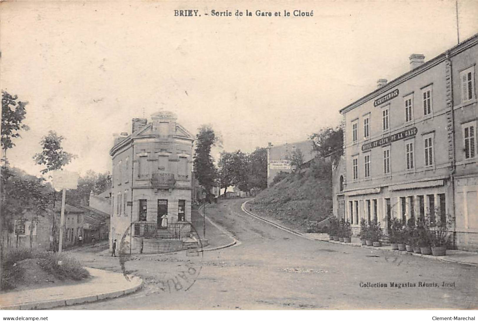 BRIEY - Sortie De La Gare Et Le Cloué - Très Bon état - Briey