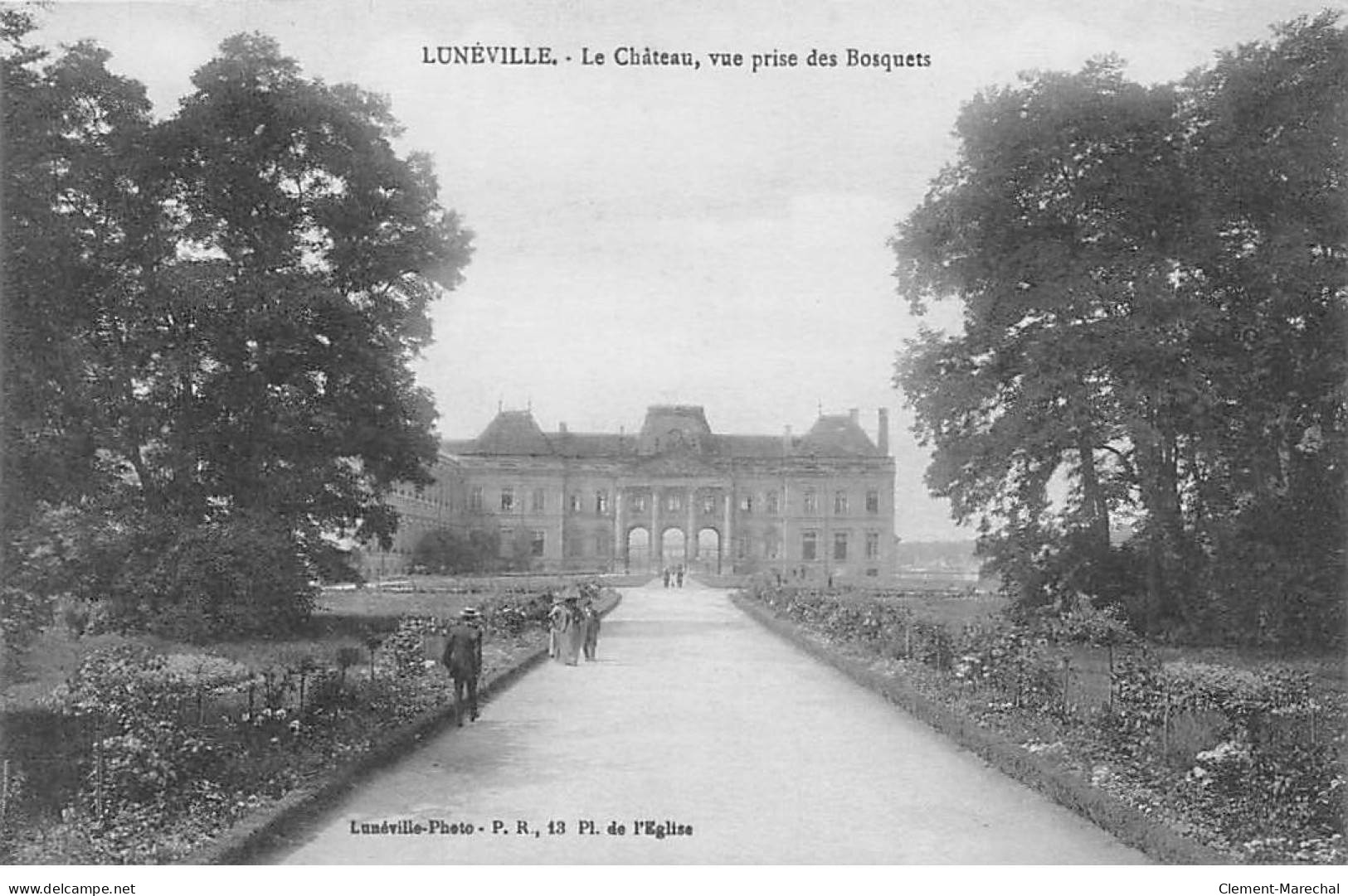 LUNEVILLE - Le Château, Vue Prise Des Bosquets - Très Bon état - Luneville