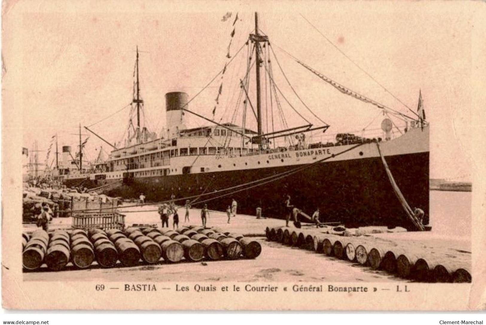 CORSE: BASTIA: Les Quais Et Le Courrier "général Bonaparte" - état - Bastia