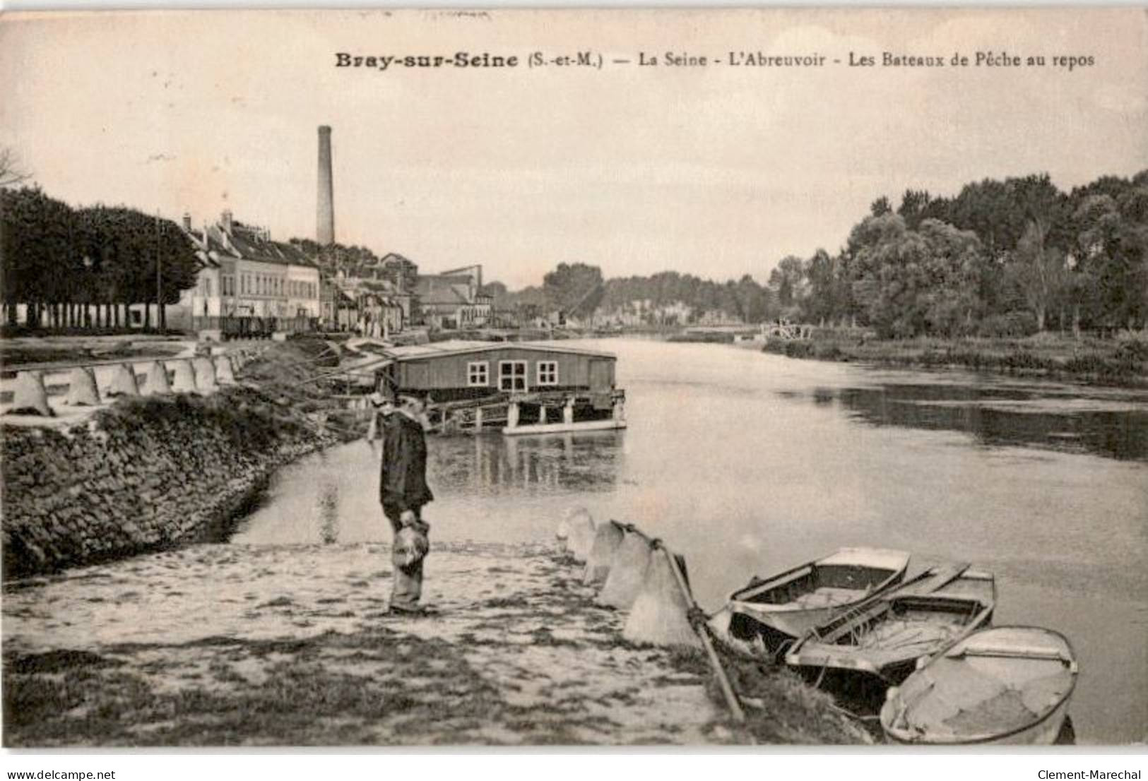 BRAY-sur-SEINE: La Seine L'abreuvoir Les Bateaux De Pêche Au Repos - Très Bon état - Bray Sur Seine