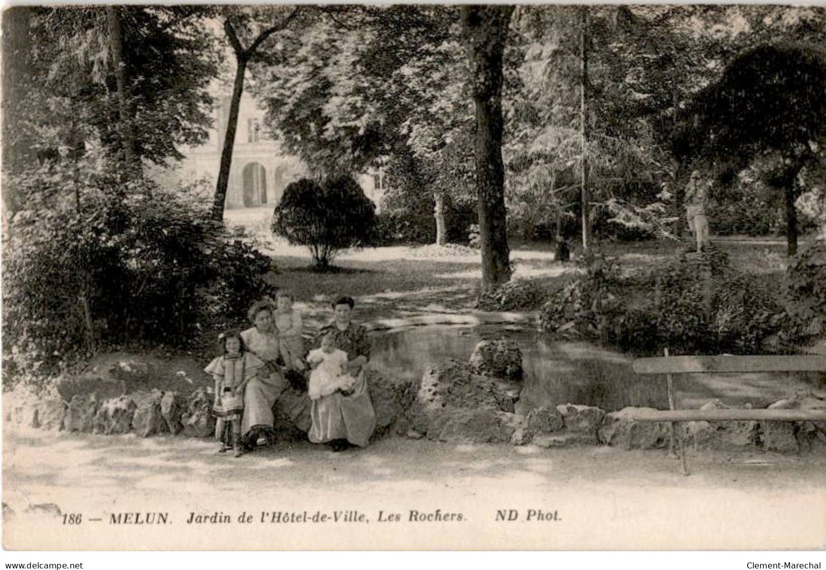 MELUN: Jardin De L'hôtel-de-ville, Les Rochers - Très Bon état - Melun