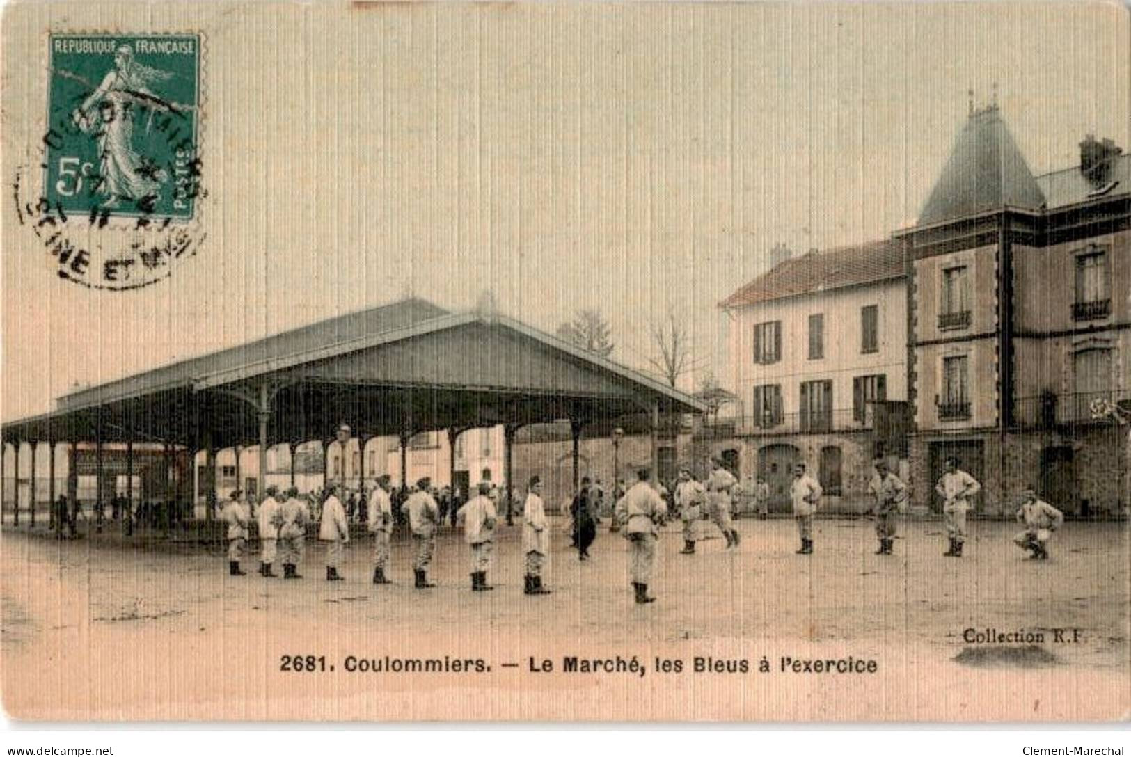 COULOMMIERS: Le Marché, Les Bleus à L'exercice - Très Bon état - Coulommiers