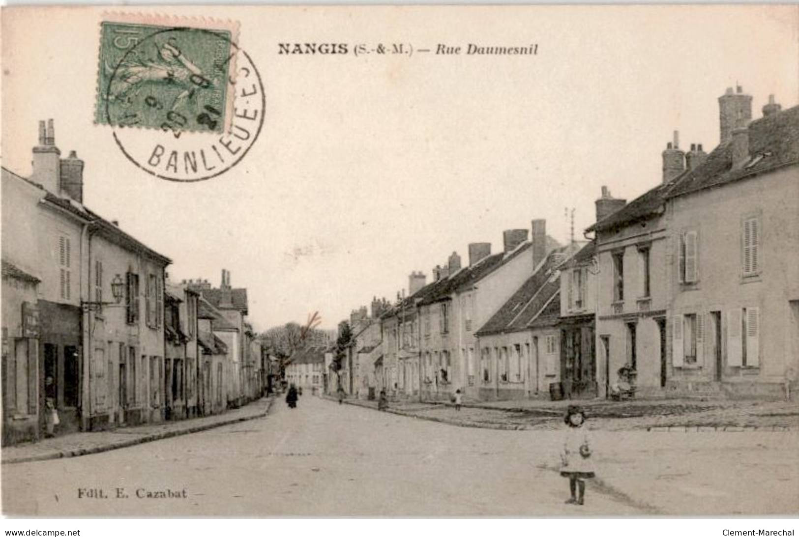 NANGIS: Rue Daumesnil - Très Bon état - Nangis