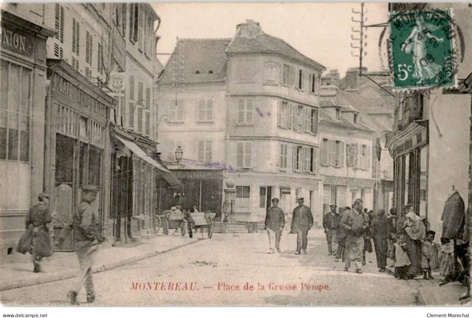 MONTEREAU: Place De La Grosse Pompe - Très Bon état - Montereau