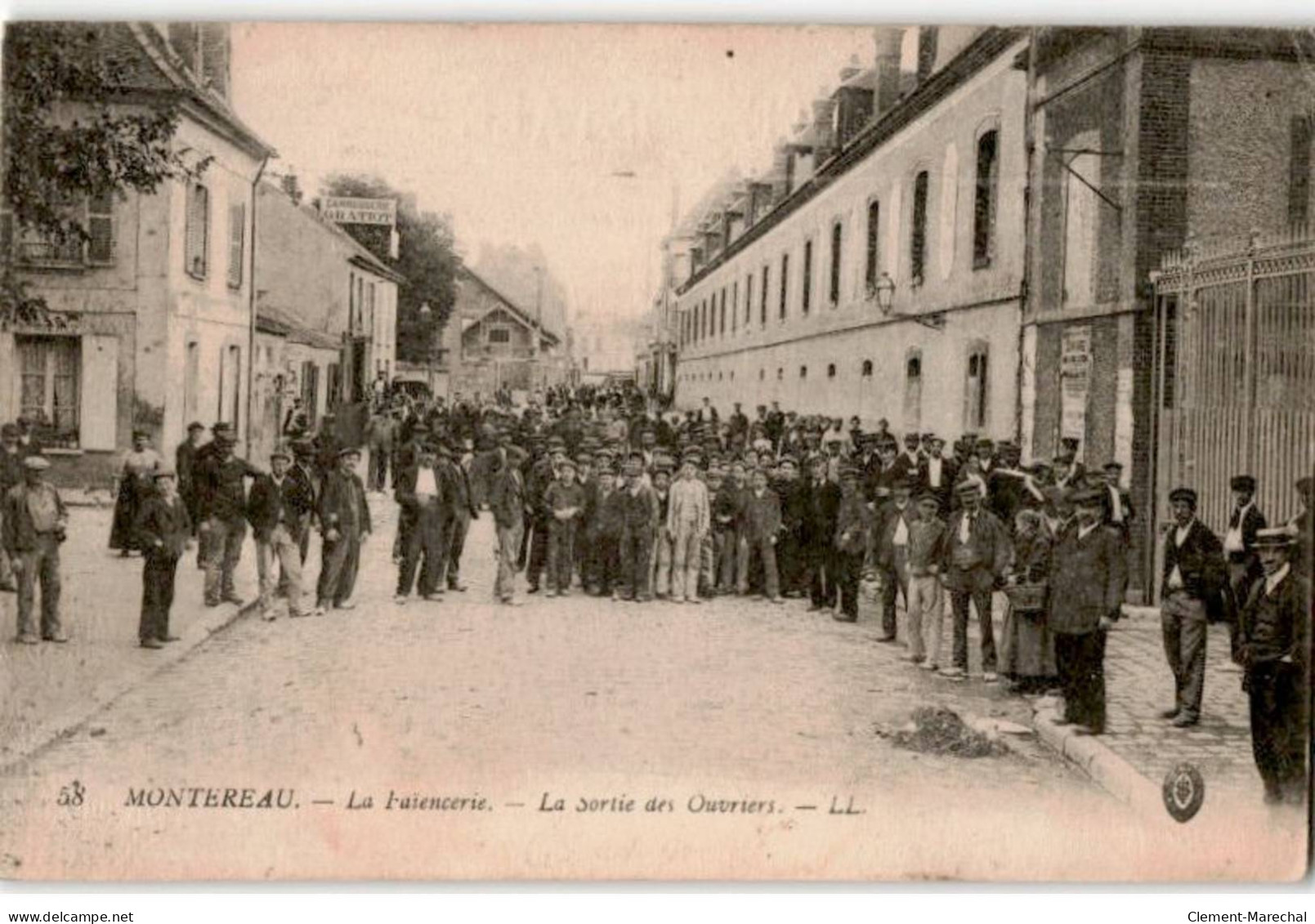 MONTEREAU: La Faiencerie La Sortie Des Ouvriers - Très Bon état - Montereau