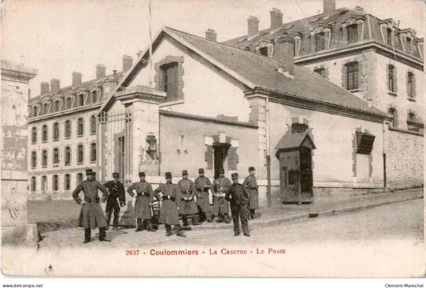 COULOMMIERS: La Caserne, Le Poste - état - Coulommiers