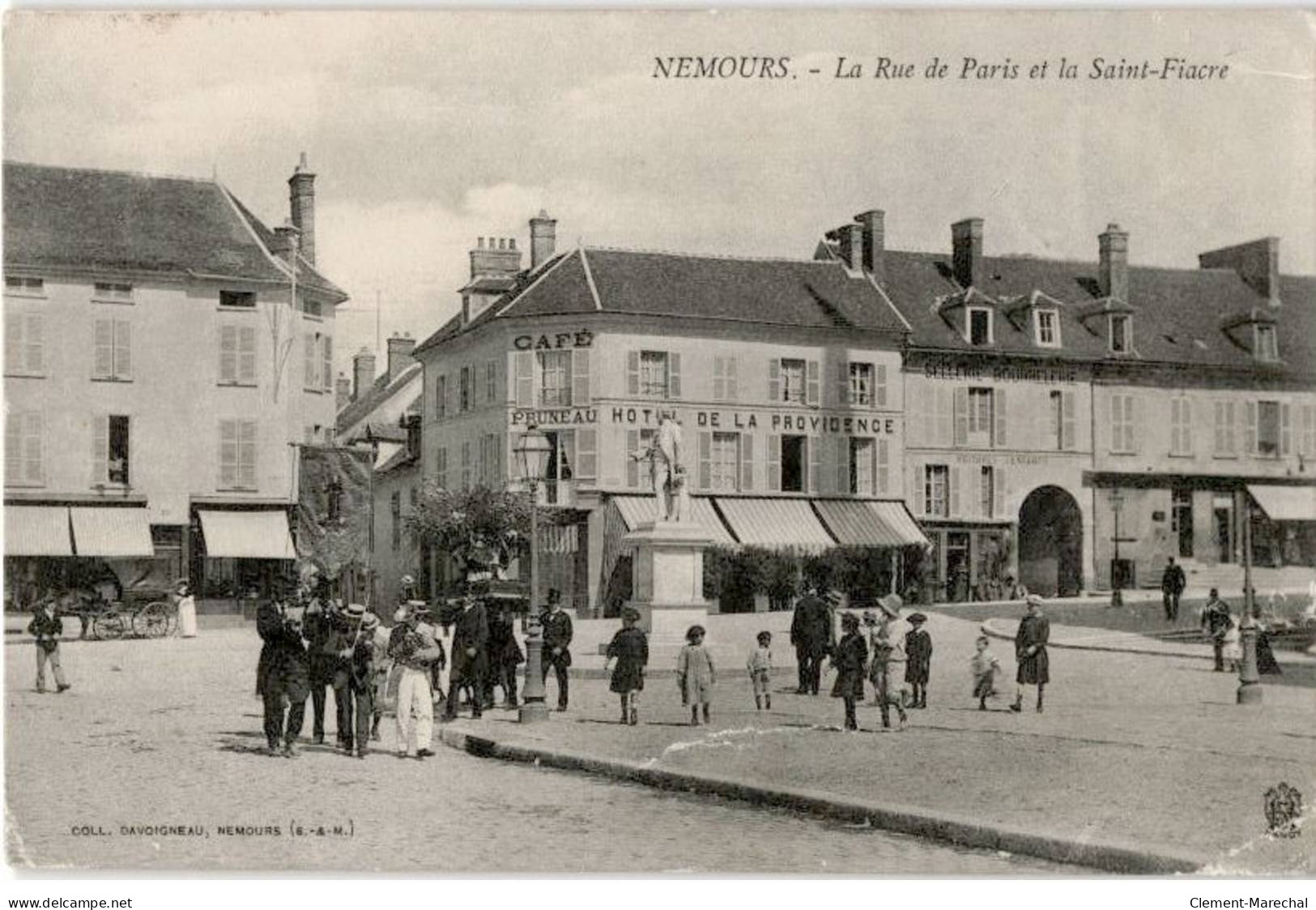 NEMOURS: La Rue De Paris Et La Saint-fiacre - état - Nemours