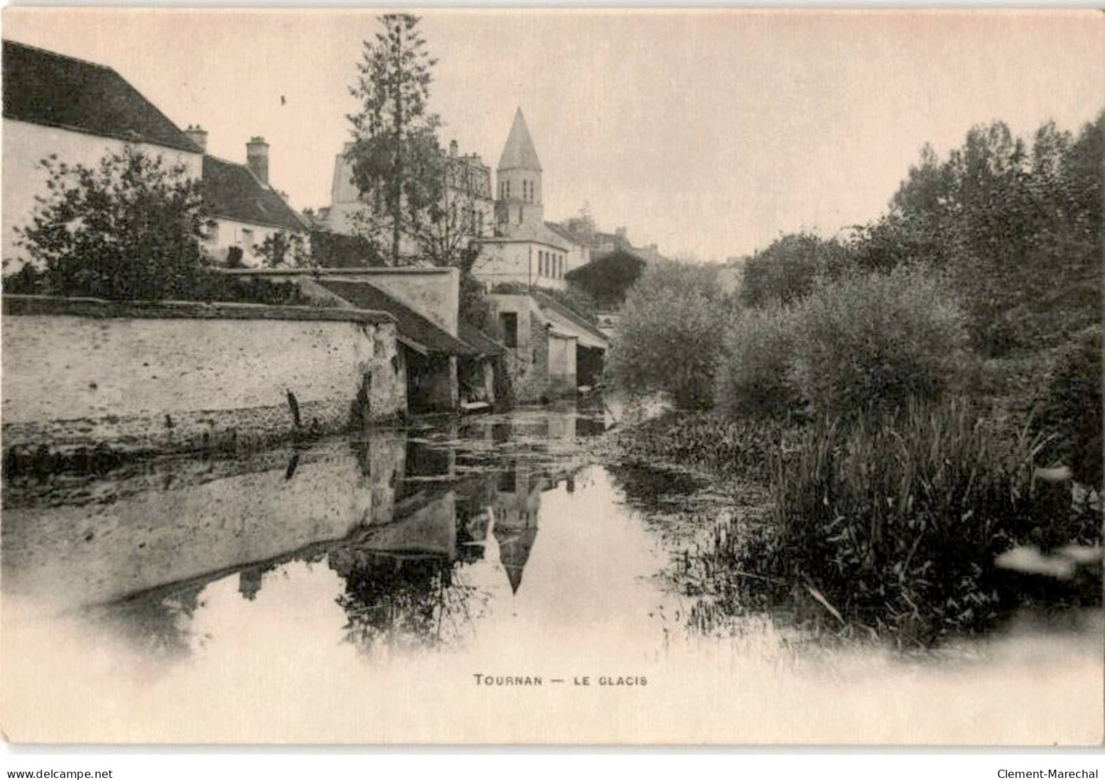 TOURNAN: Le Glacis - Très Bon état - Tournan En Brie