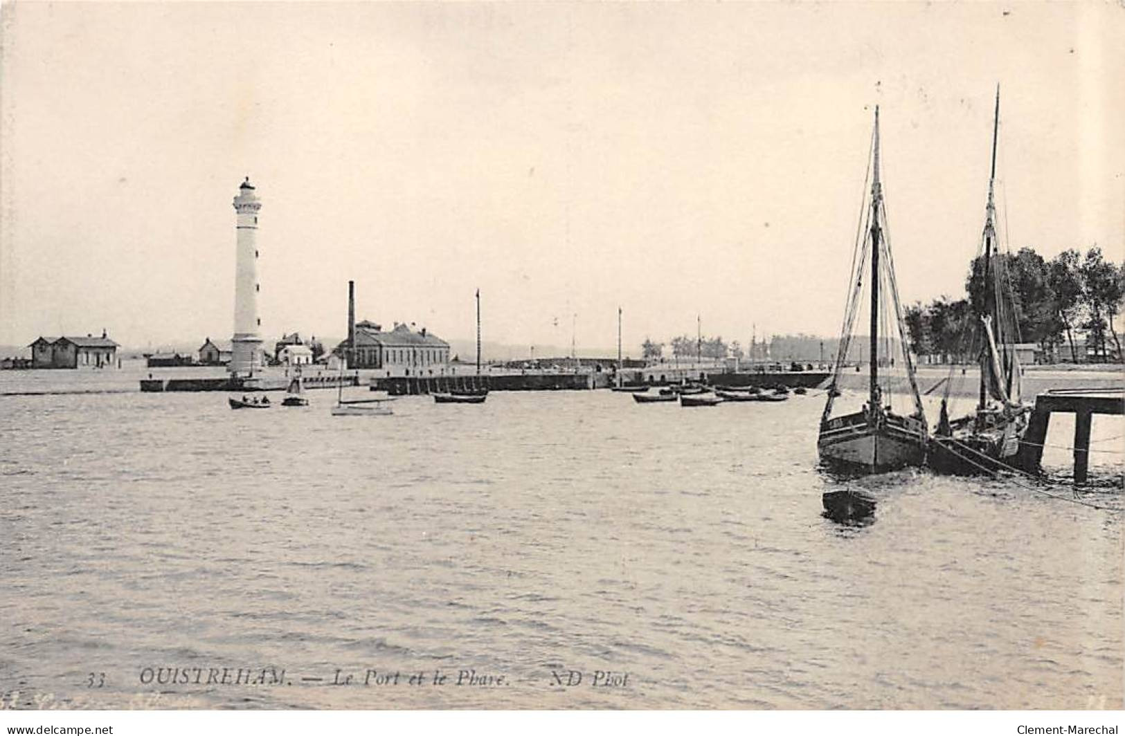 OUISTREHAM - Le Port Et Le Phare - Très Bon état - Ouistreham