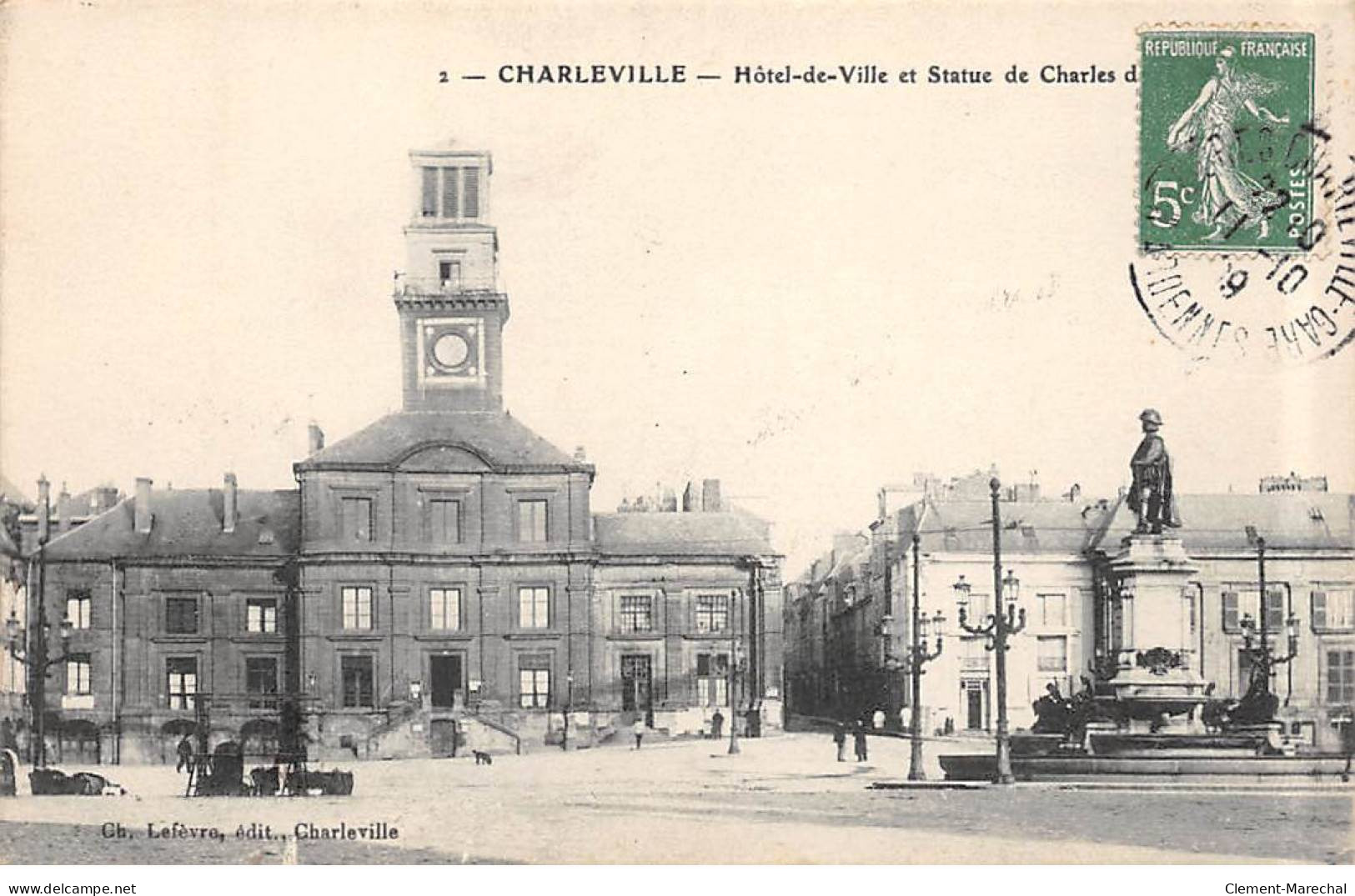 CHARLEVILLE - Hôtel De Ville Et Statue - Très Bon état - Charleville